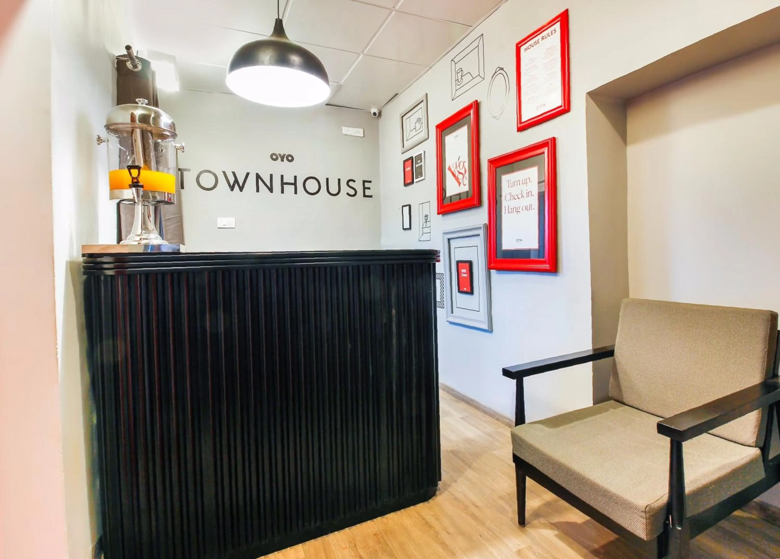 Lobby or reception in Super Townhouse RCC Sunrise