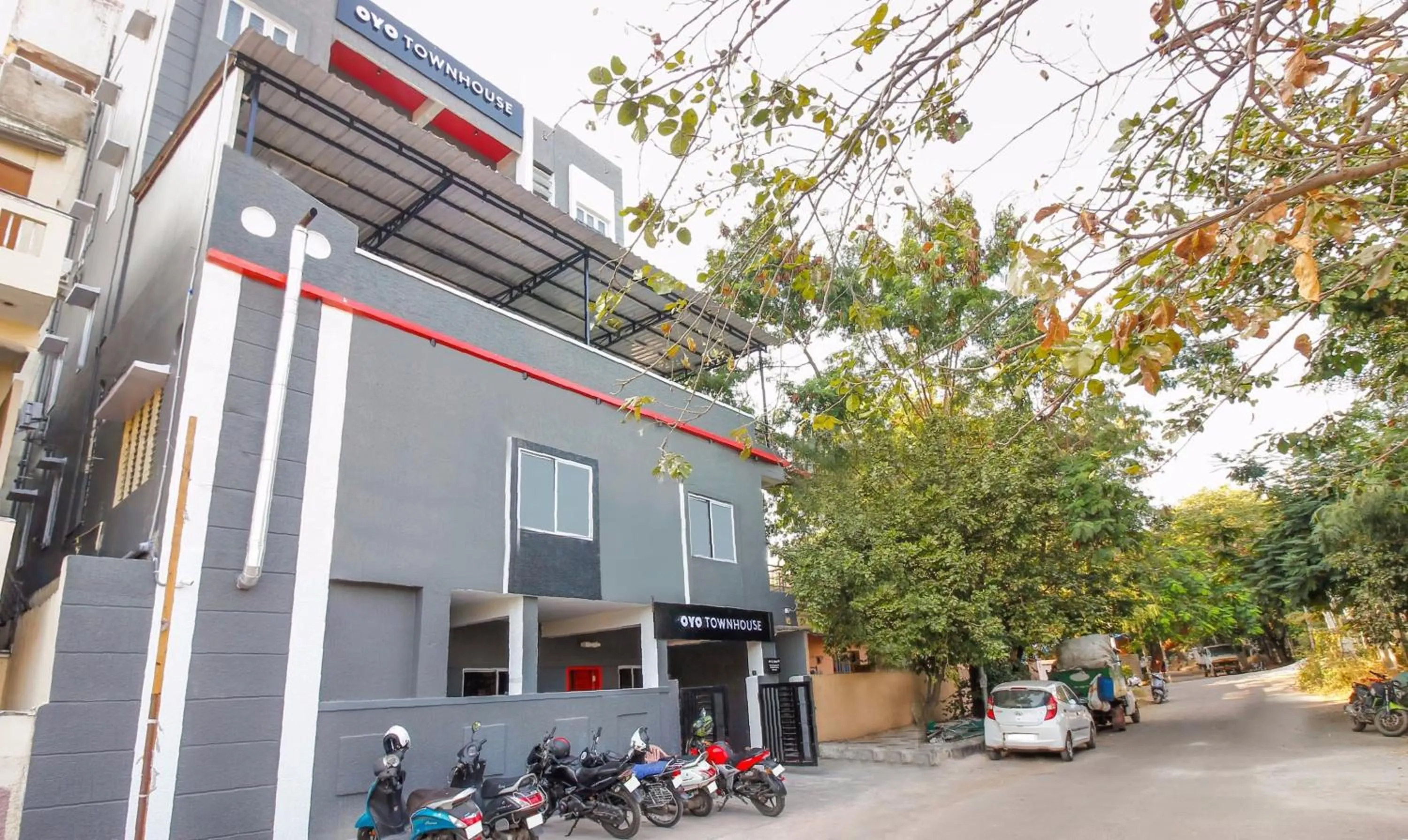 Facade/entrance in Super Townhouse RCC Sunrise