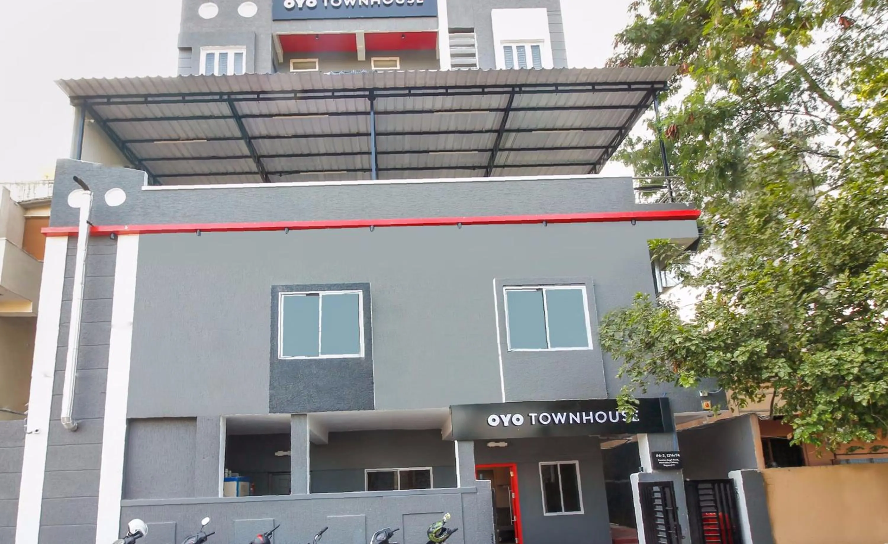 Facade/entrance in Super Townhouse RCC Sunrise