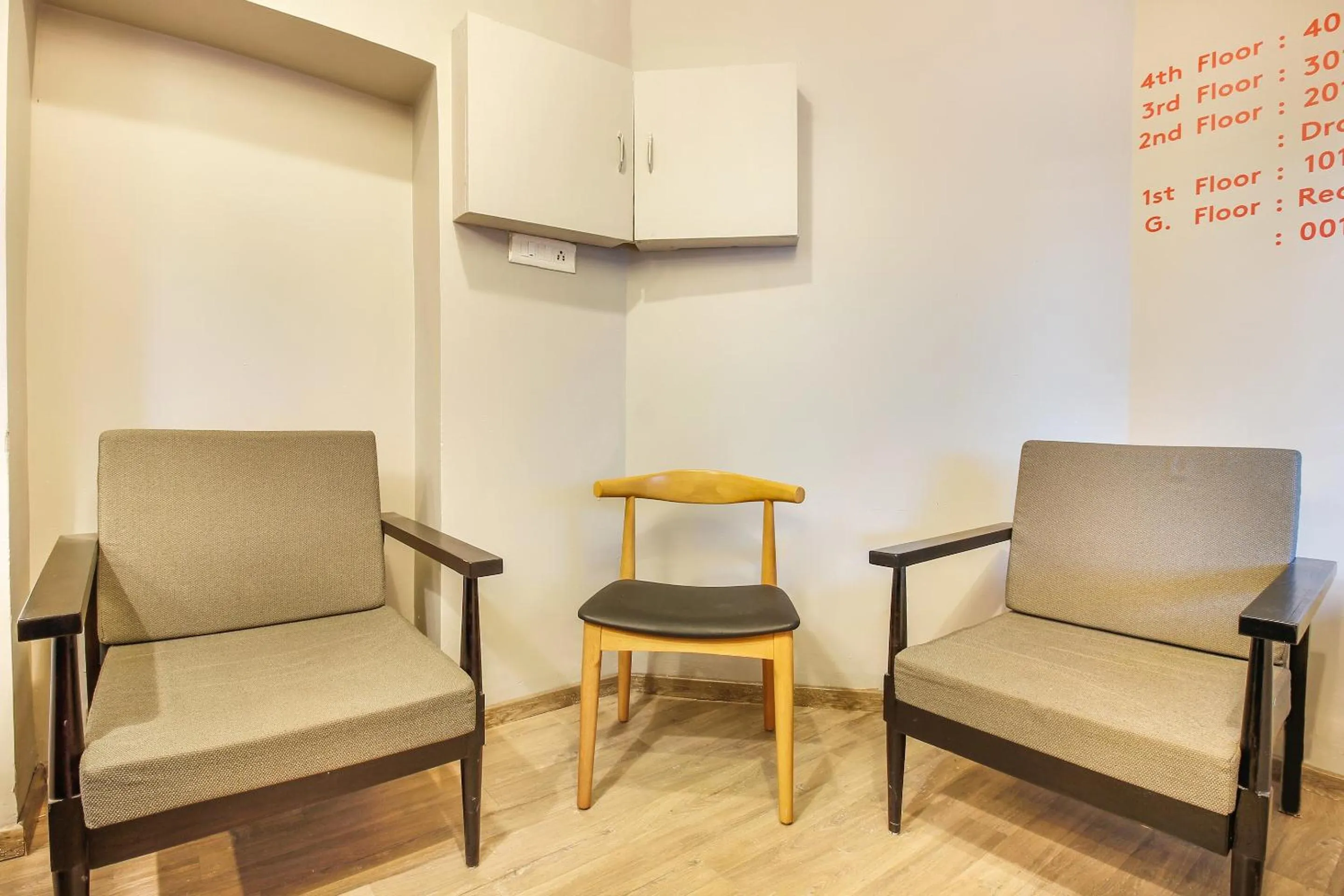 Lobby or reception in Super Townhouse RCC Sunrise