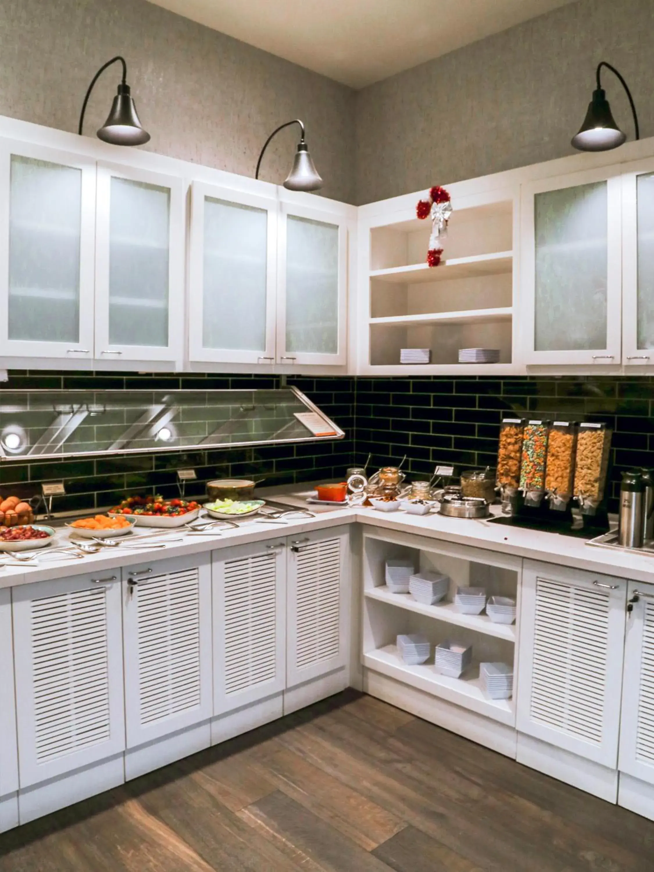 Breakfast in Hyatt Place Toronto Mississauga and Luxe Convention Centre Breakfast in Hyatt Place Toronto Mississauga and Luxe Convention Centre