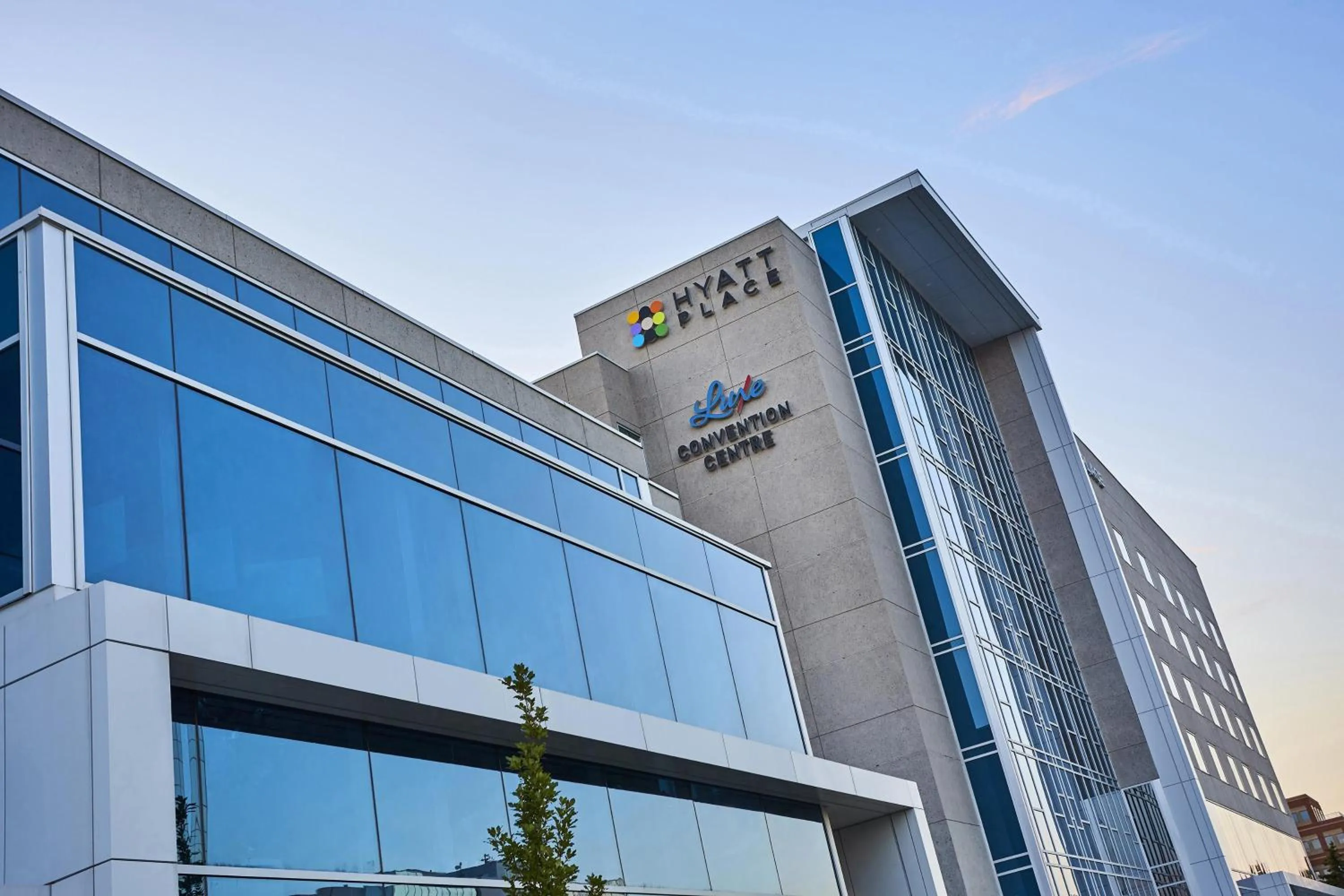 Property building in Hyatt Place Toronto Mississauga and Luxe Convention Centre