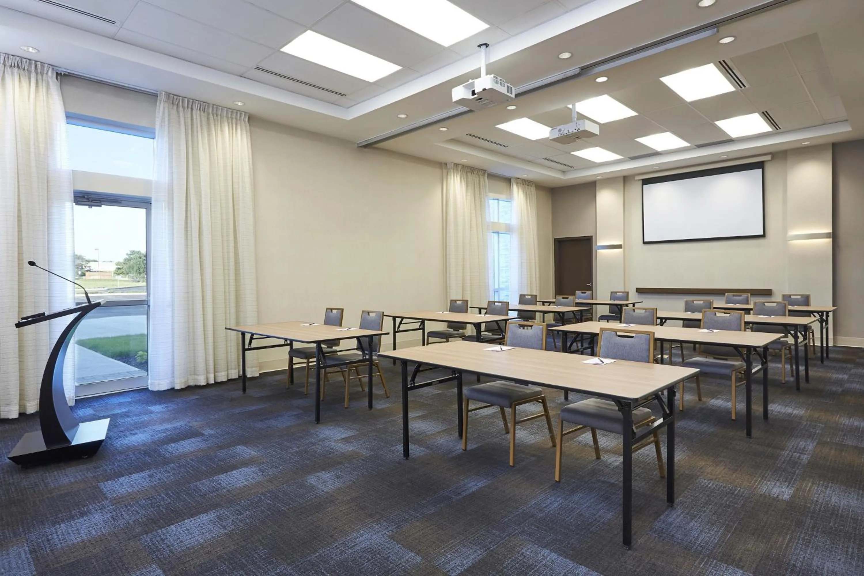 Meeting/conference room in Hyatt Place Toronto Mississauga and Luxe Convention Centre