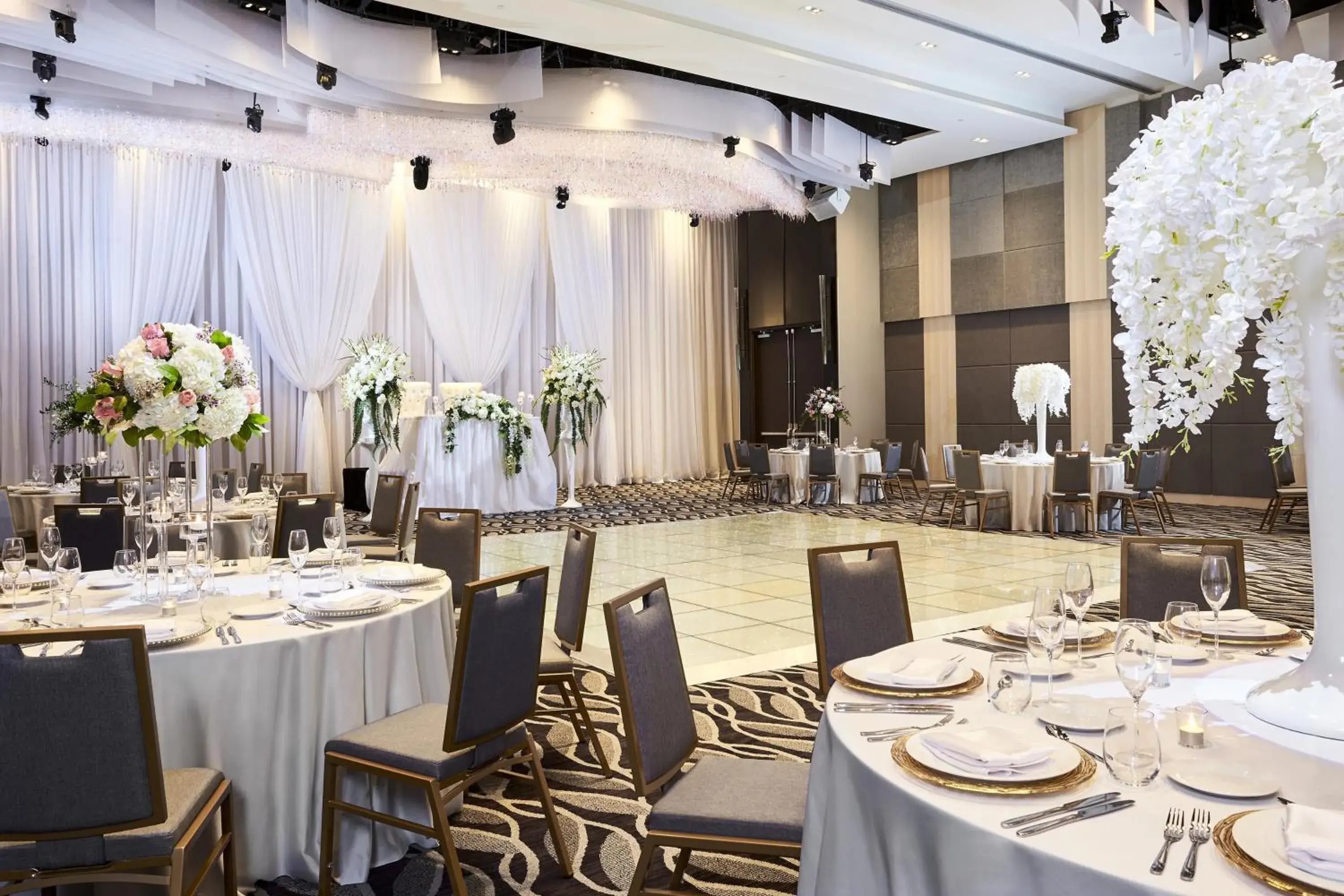 Lobby or reception in Hyatt Place Toronto Mississauga and Luxe Convention Centre Lobby or reception in Hyatt Place Toronto Mississauga and Luxe Convention Centre