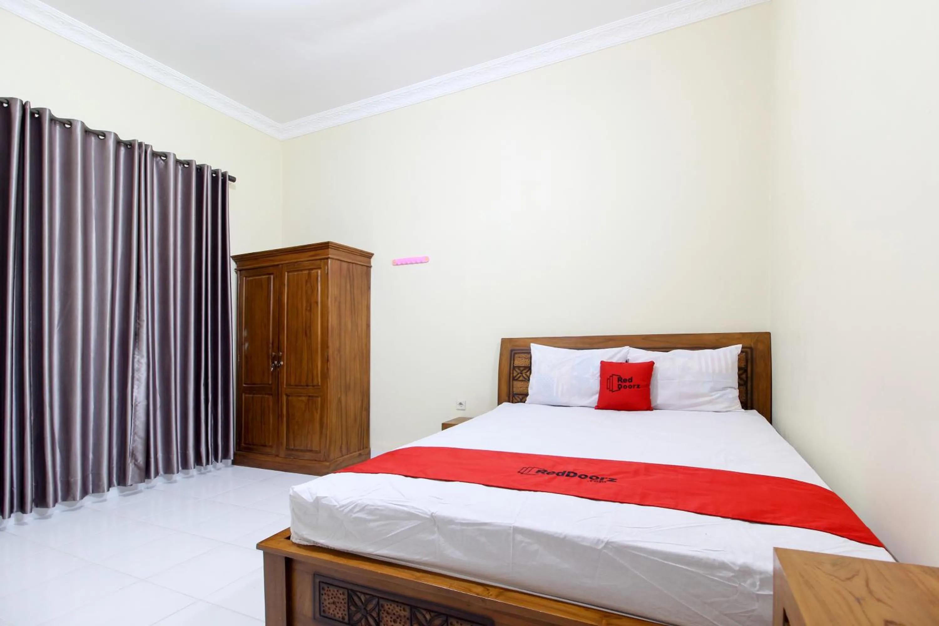 Bedroom, Bed in RedDoorz near Candi Ratu Boko