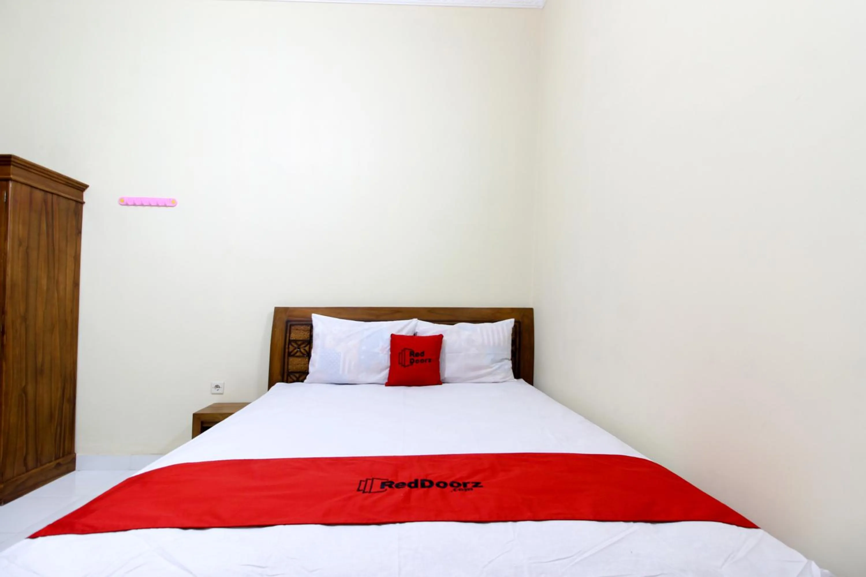 Bedroom, Bed in RedDoorz near Candi Ratu Boko