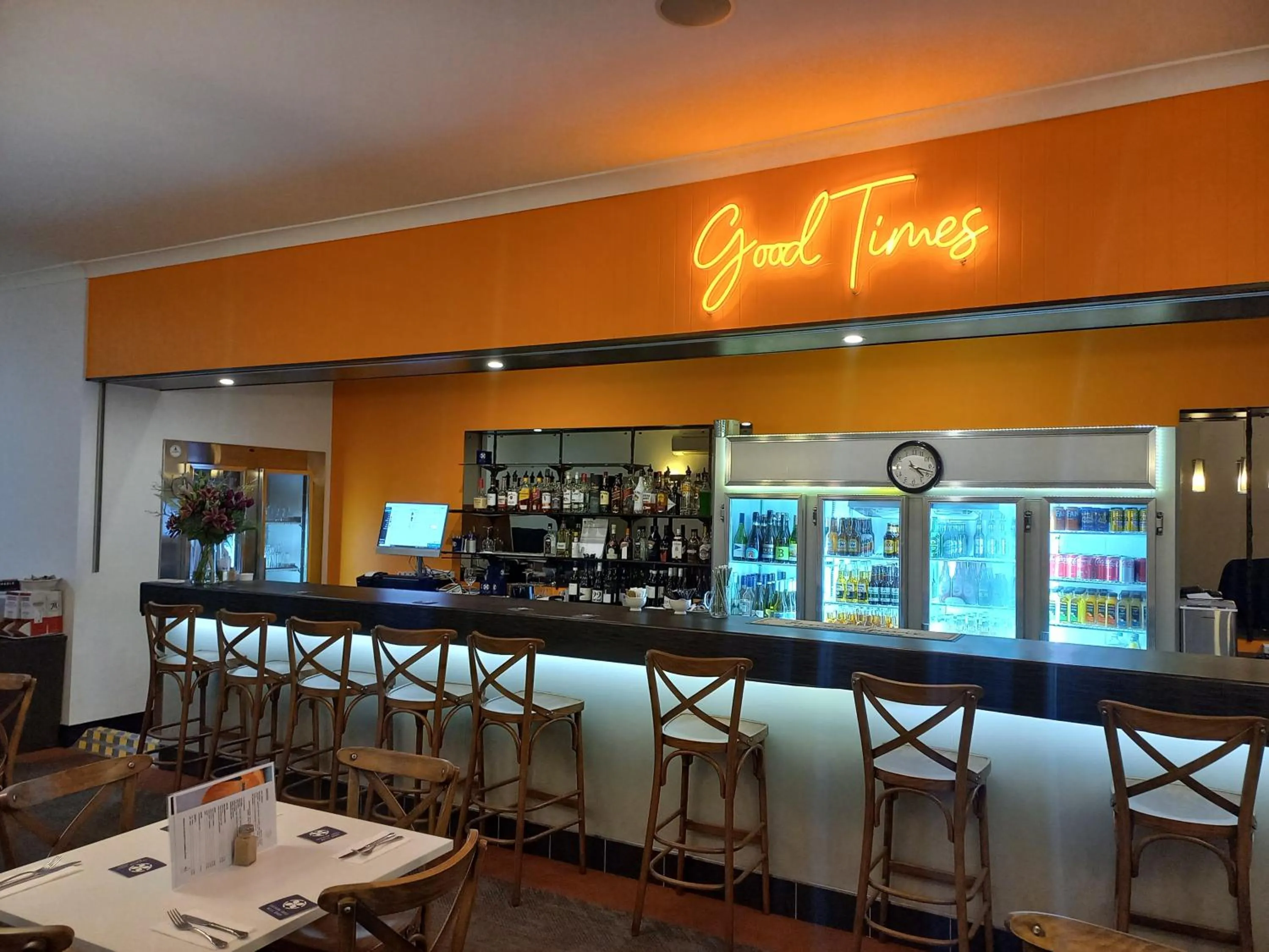 Restaurant/places to eat in Parkes International