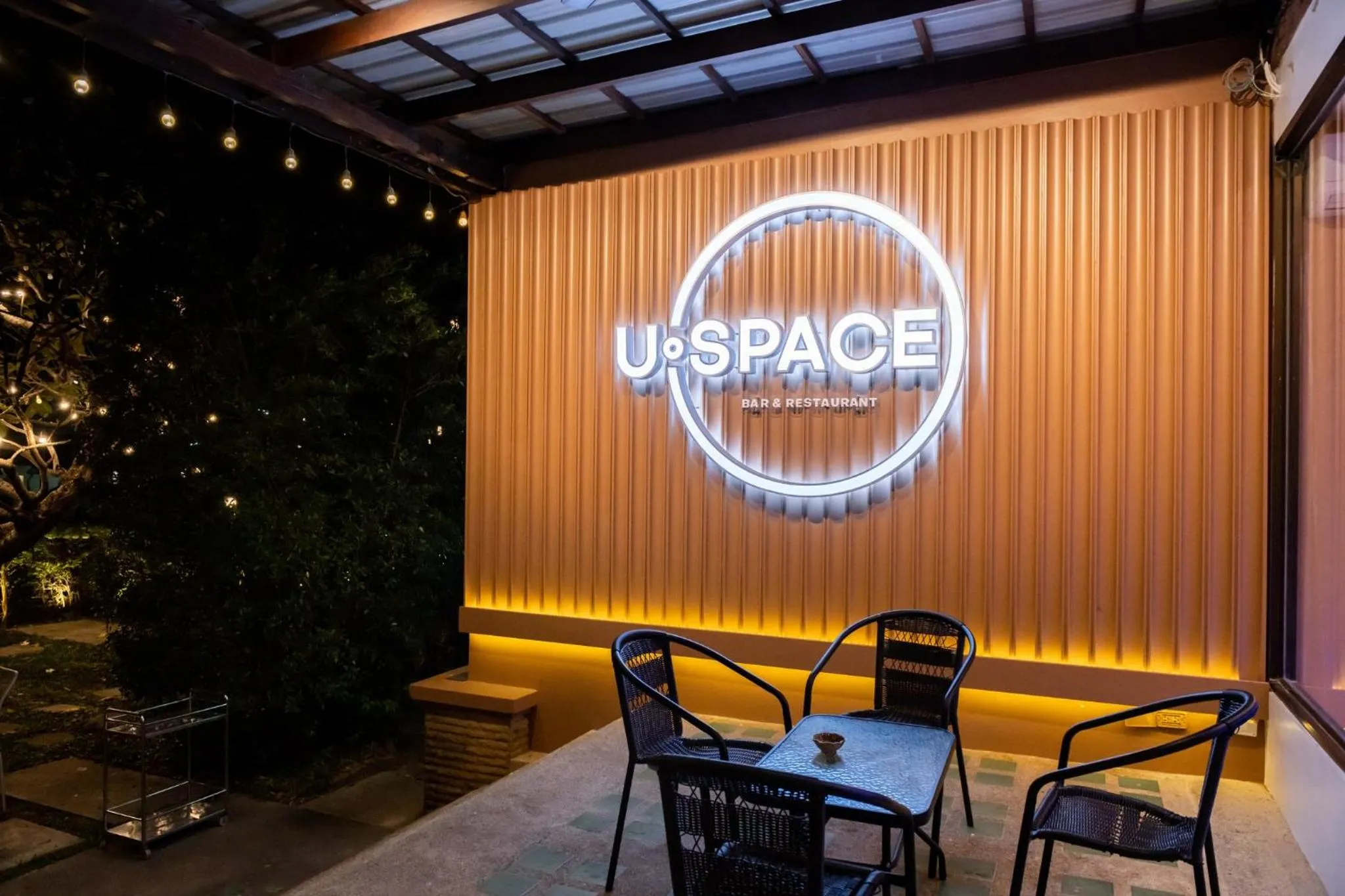 Restaurant/places to eat in President Hotel Udonthani