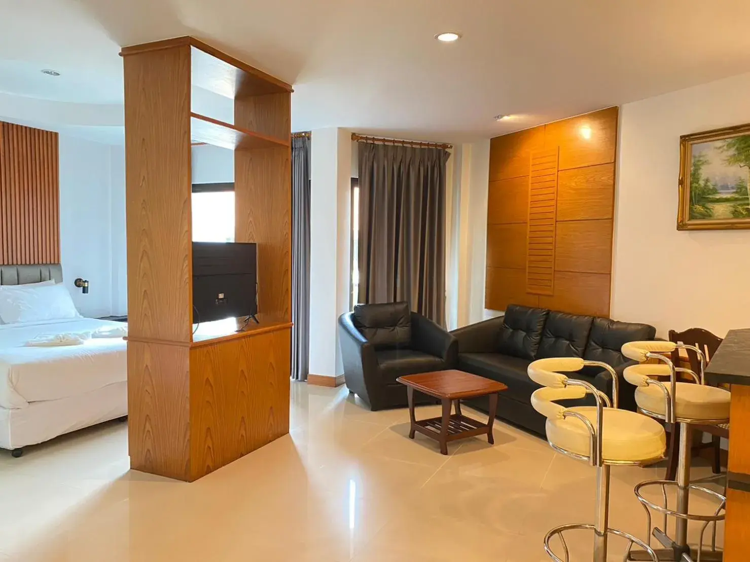 hair dresser, Bed in President Hotel Udonthani hair dresser, Bed in President Hotel Udonthani