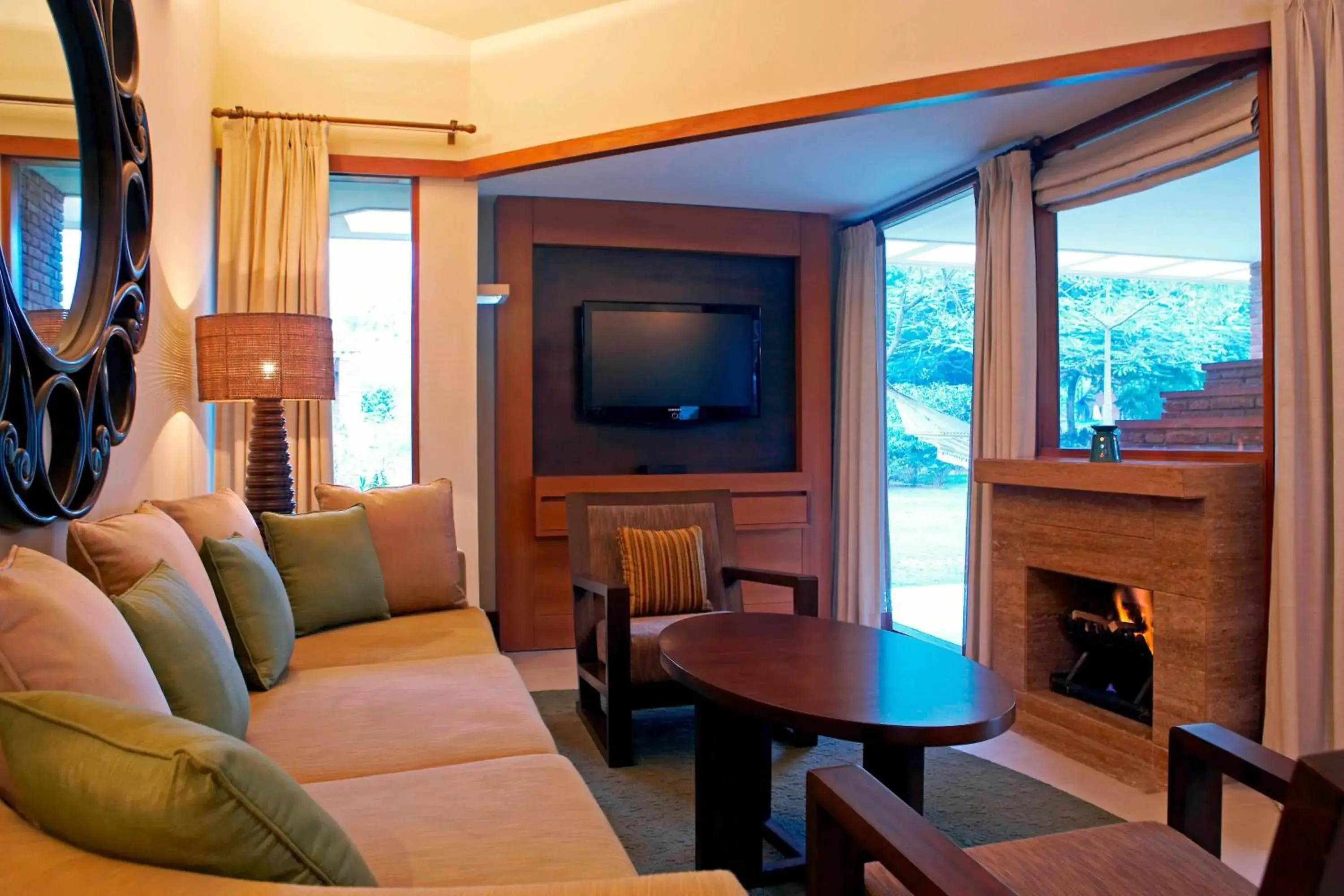 Living room, Seating Area in The Westin Sohna Resort & Spa