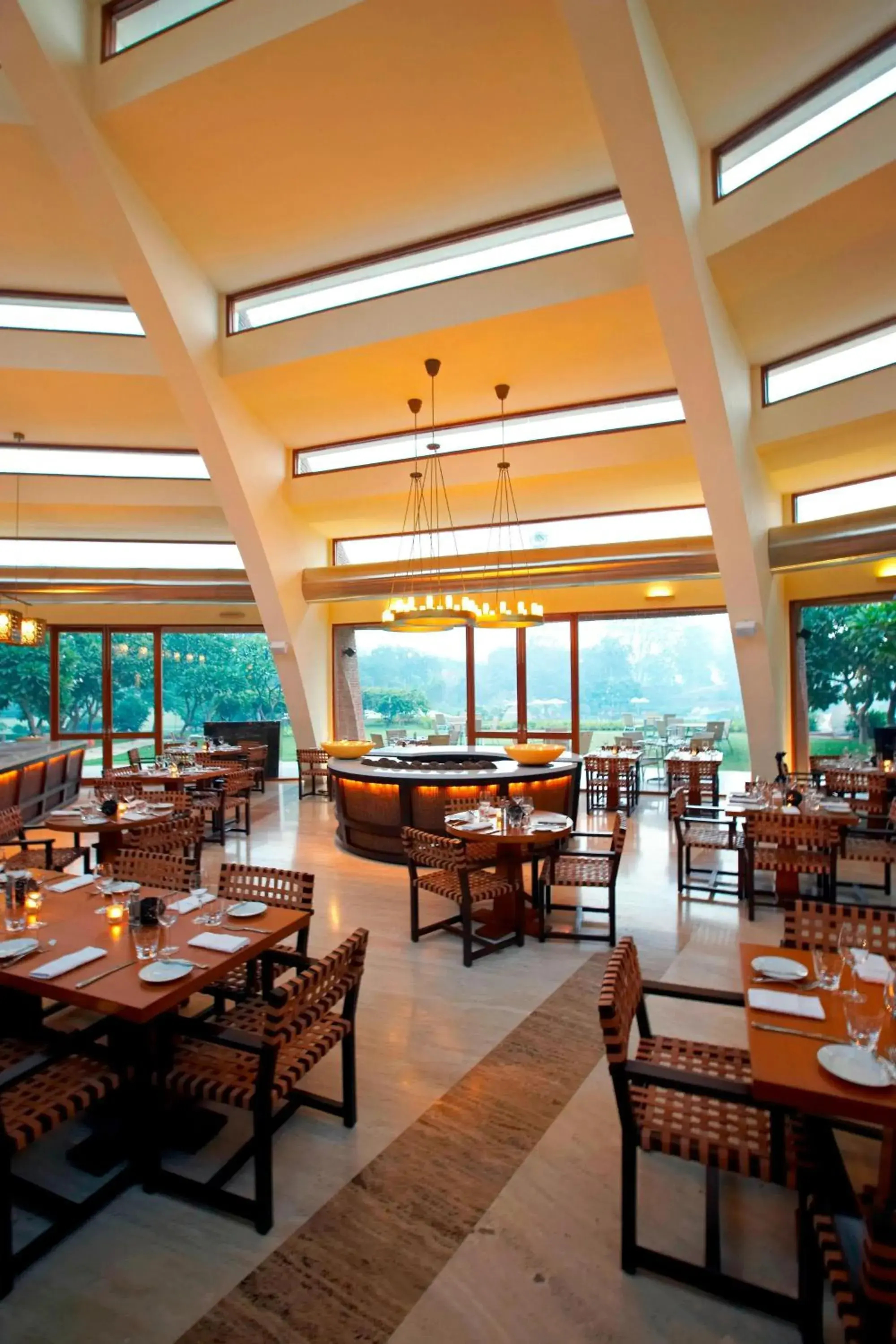 Living room, Restaurant/Places to Eat in The Westin Sohna Resort & Spa