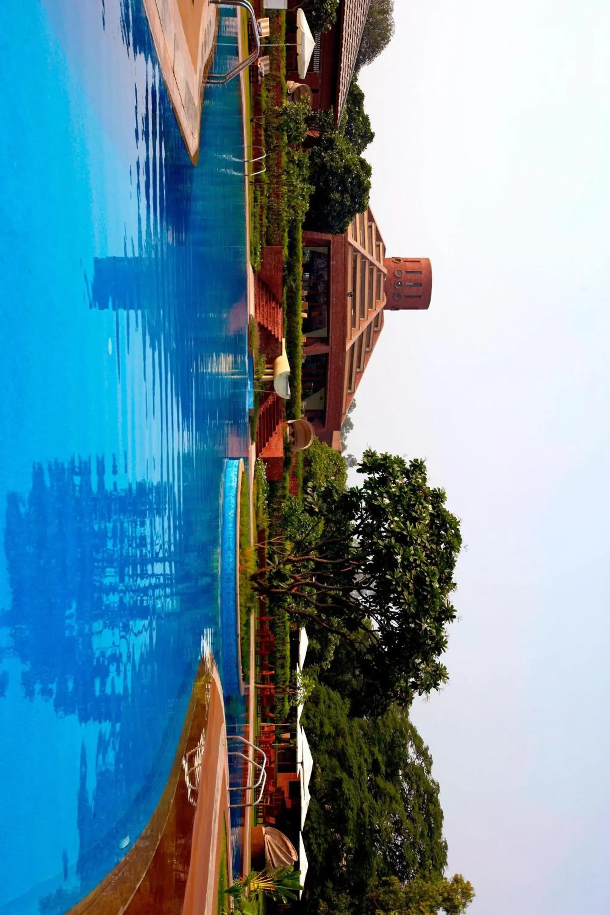 Swimming pool in The Westin Sohna Resort & Spa