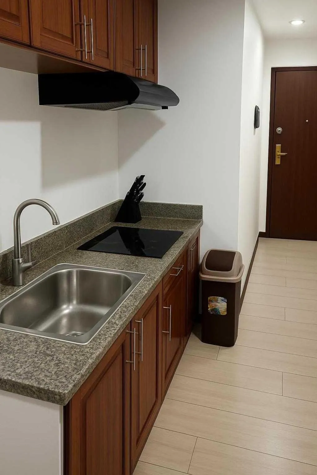 Kitchen or kitchenette in JMM Grand Suites