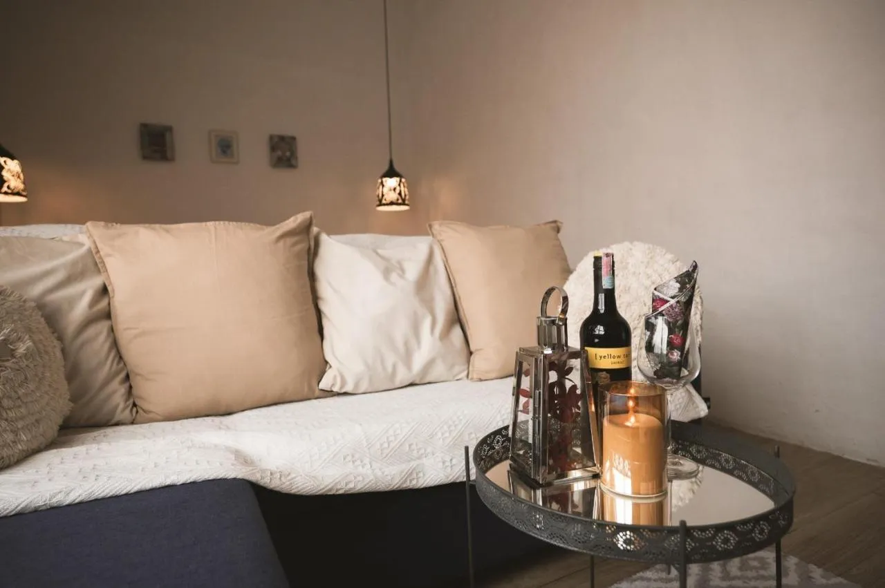 White Wall Riverfront Hotel