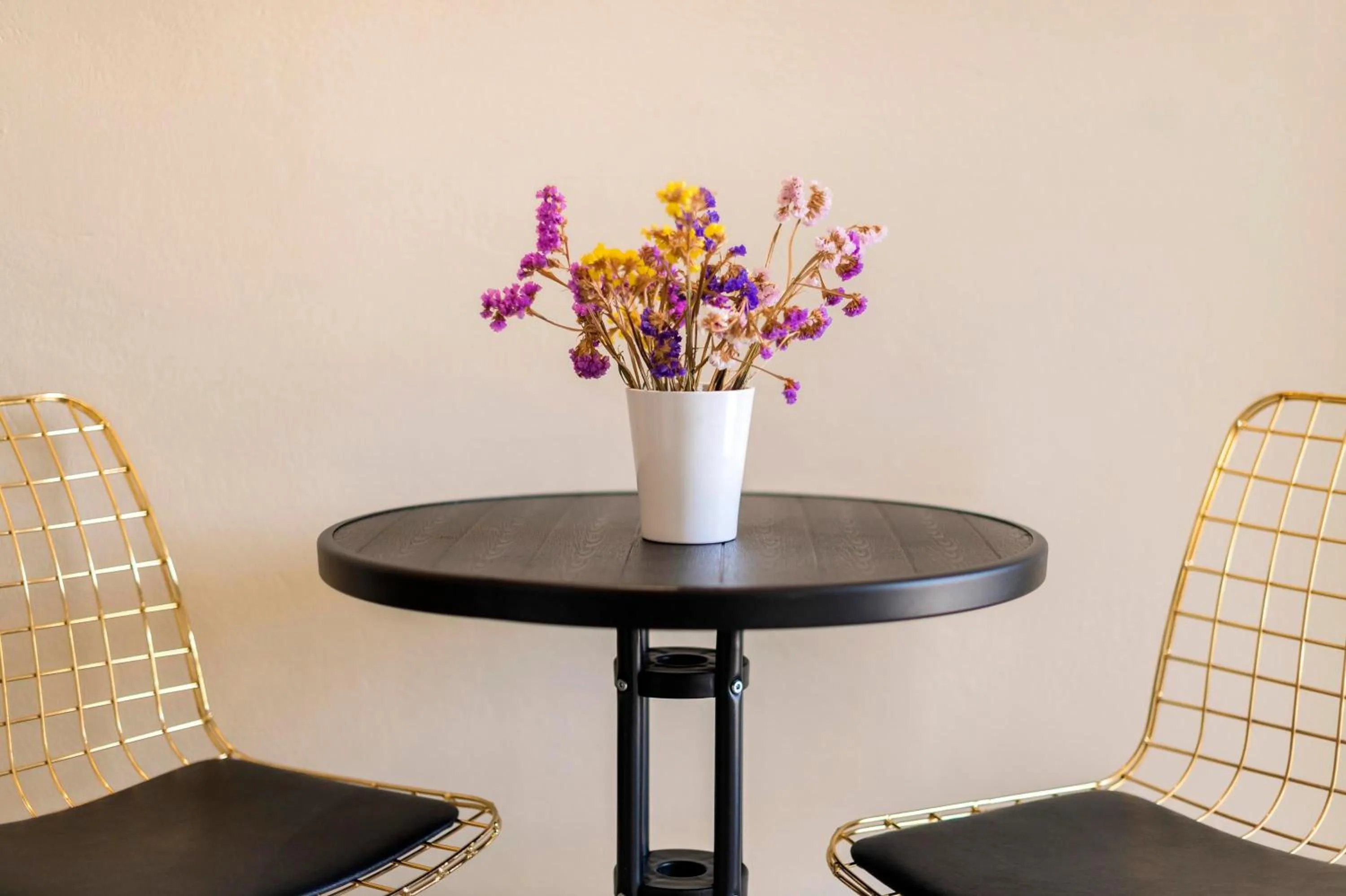 Seating area in Lefka Hotel & Apartments