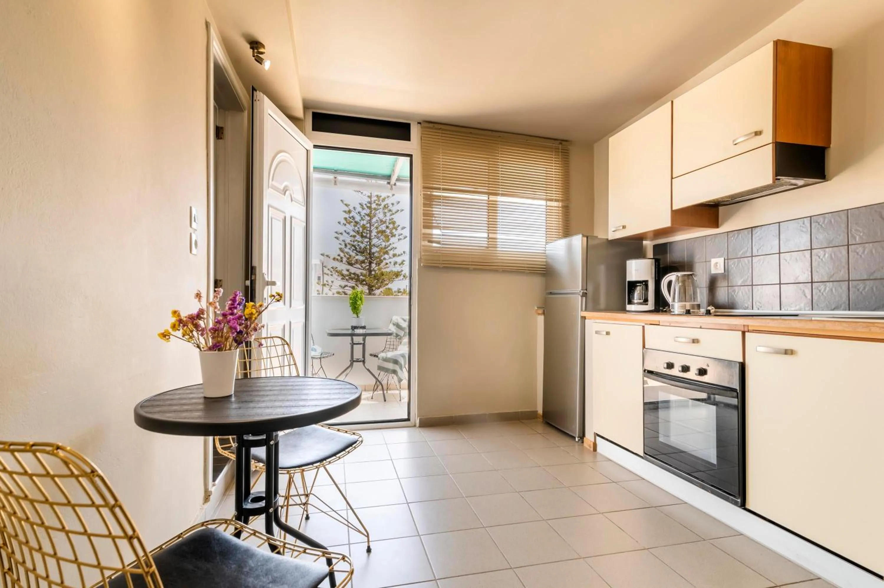 Kitchen or kitchenette in Lefka Hotel & Apartments