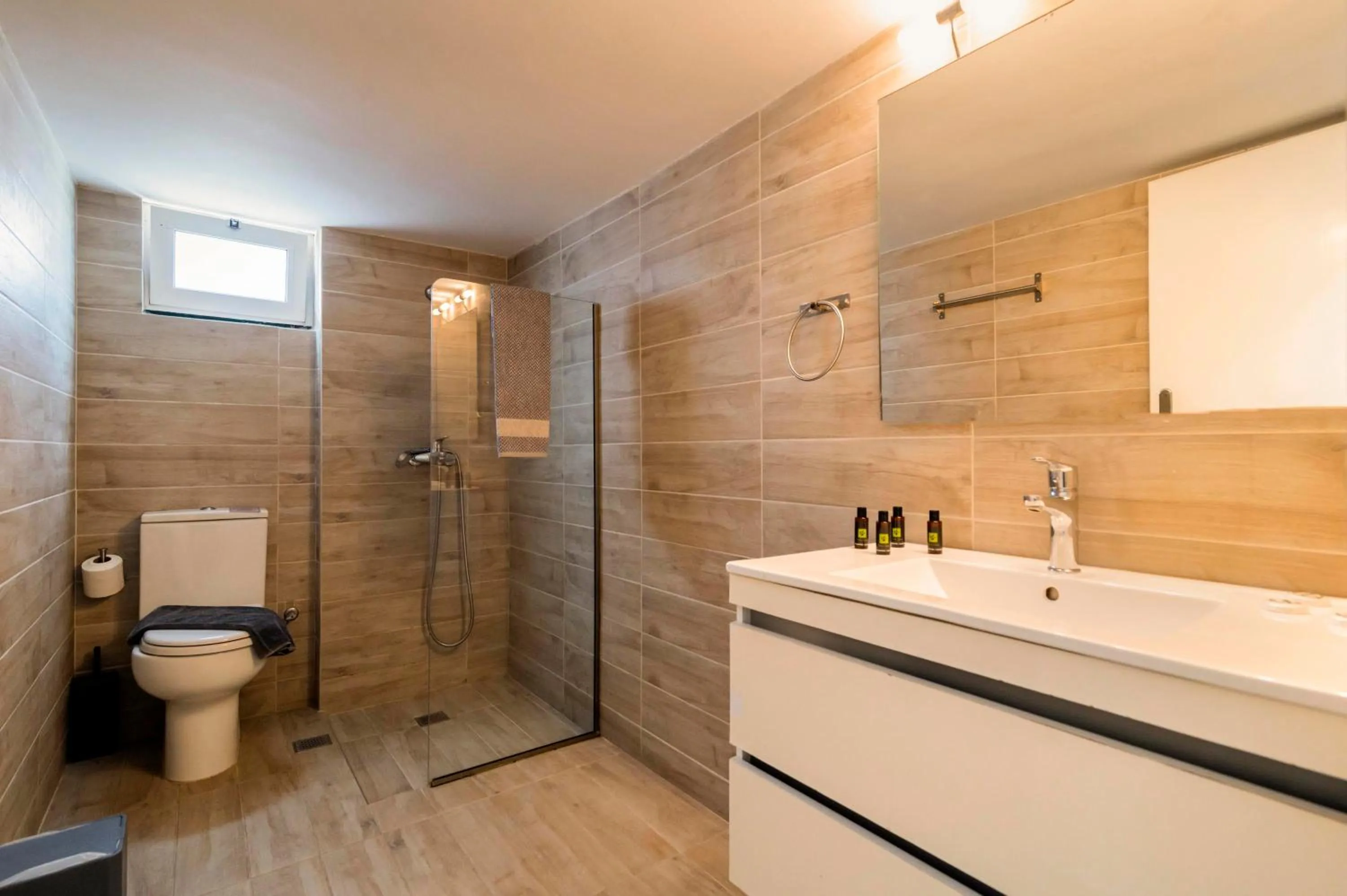 Shower in Lefka Hotel & Apartments