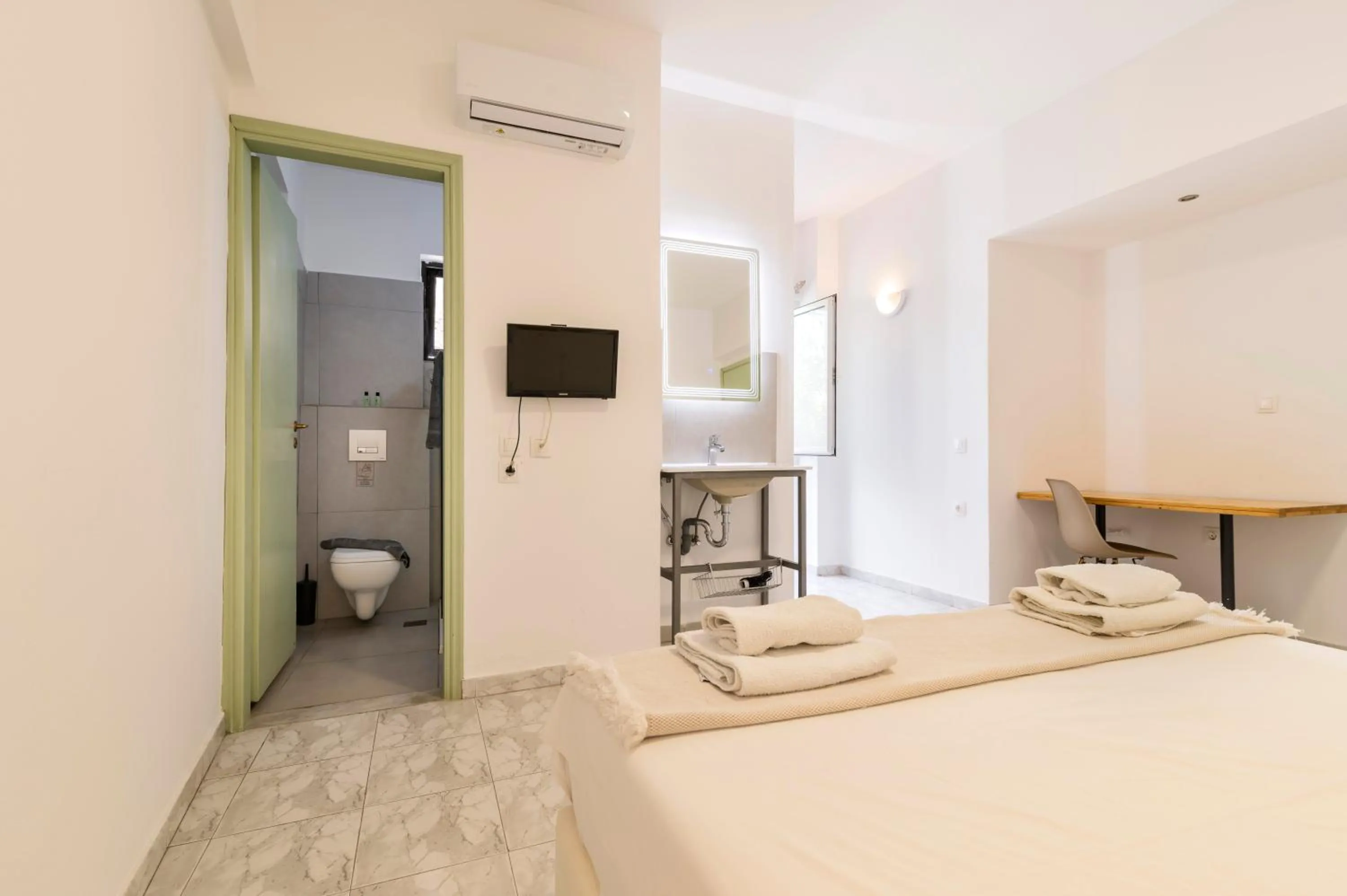 Bedroom, Bed in Lefka Hotel & Apartments