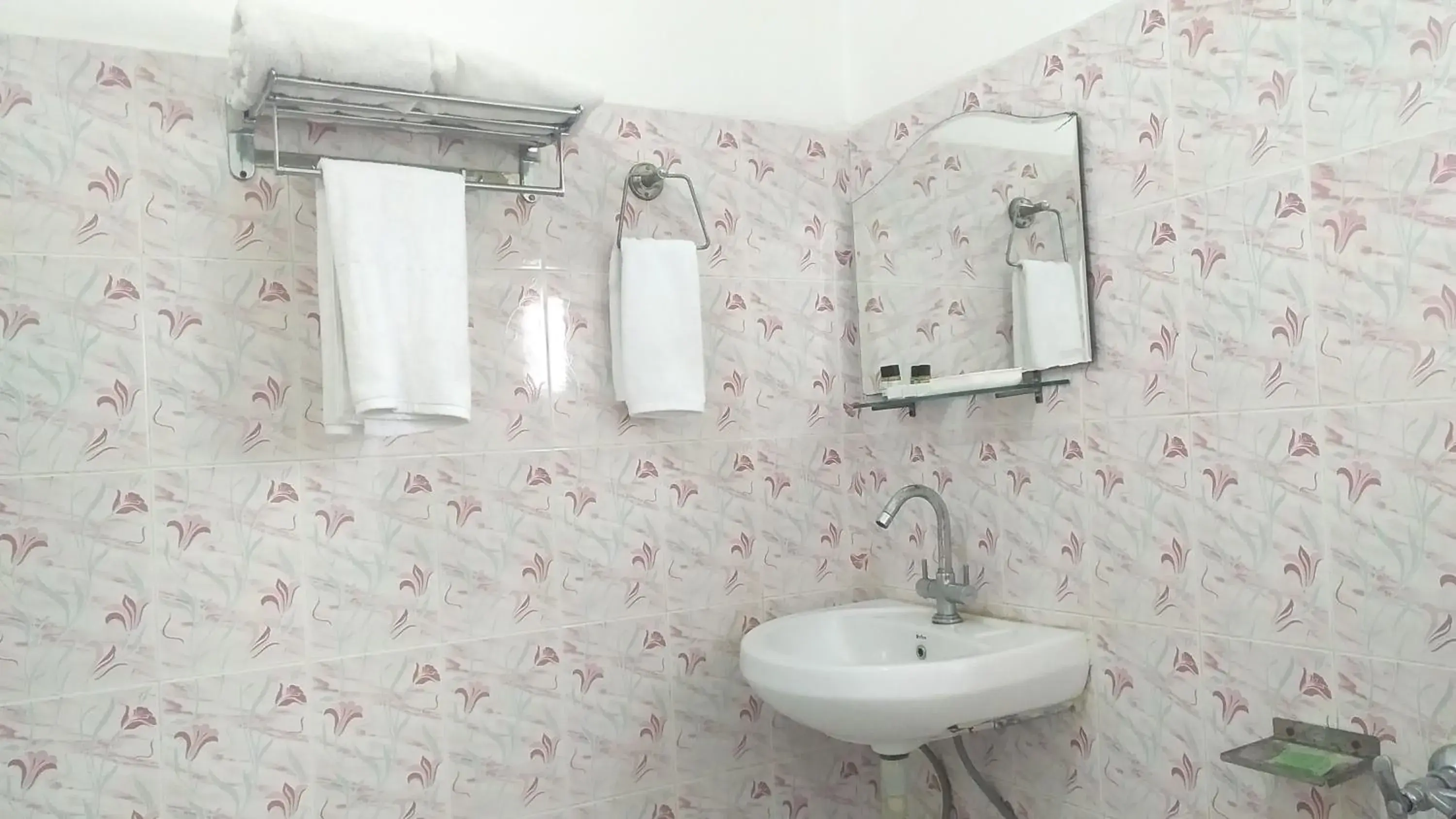 Standard Double Room - single occupancy in Highland Village Resort Standard Double Room - single occupancy in Highland Village Resort