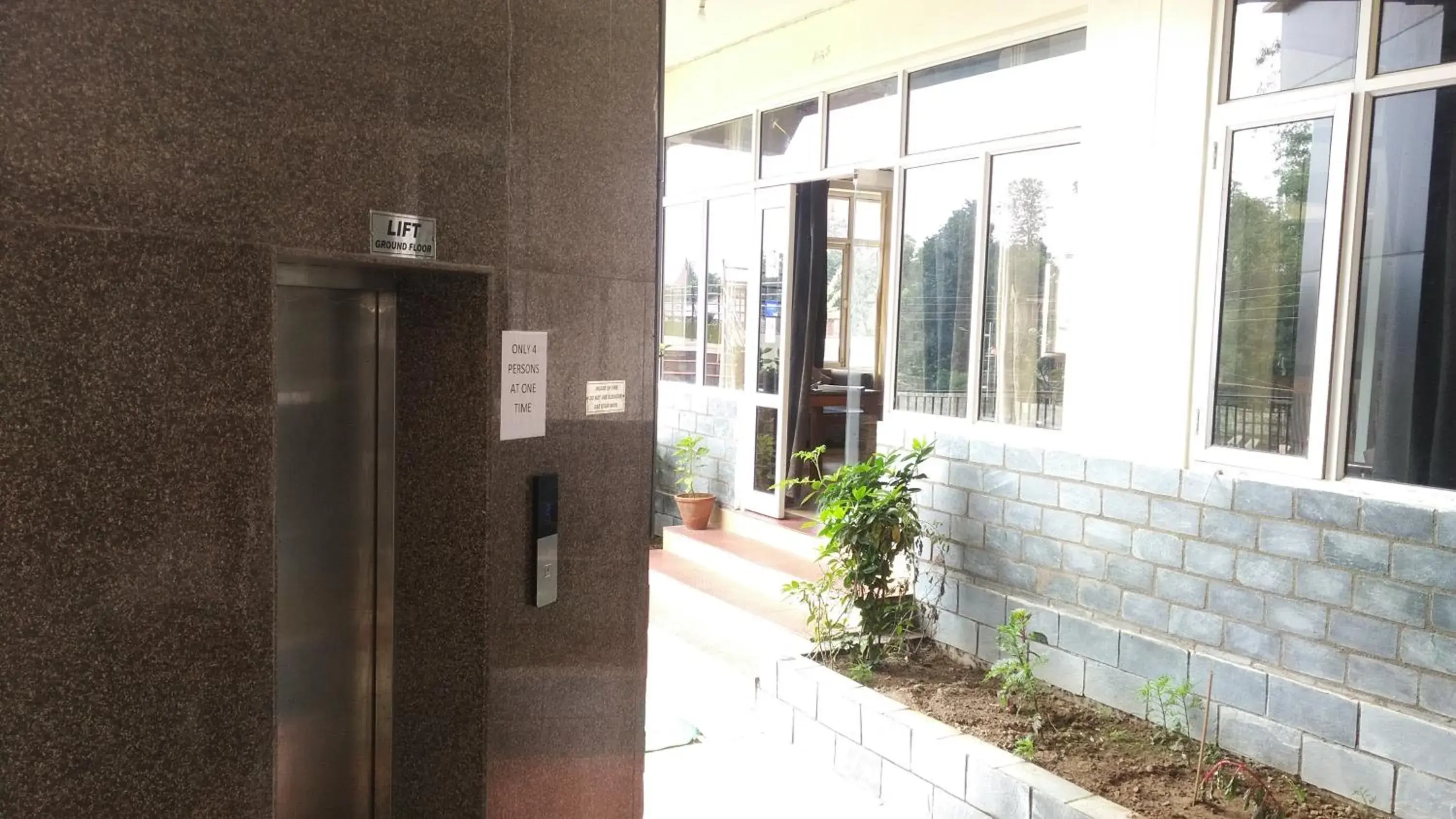 Facade/entrance in Highland Village Resort Facade/entrance in Highland Village Resort