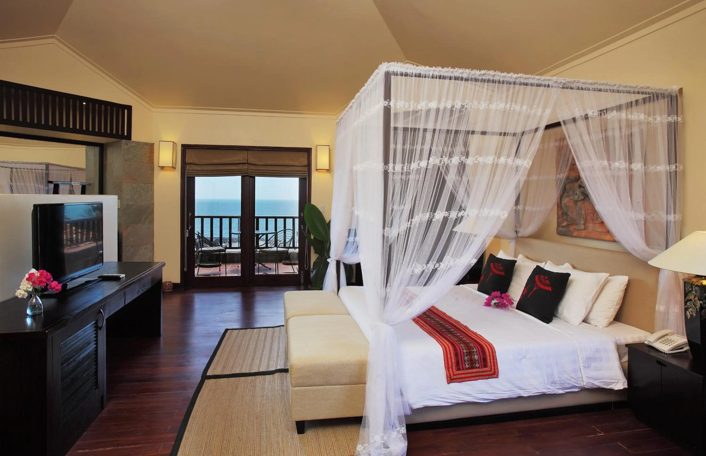 Photo of the whole room, Bed in Poshanu Boutique Resort