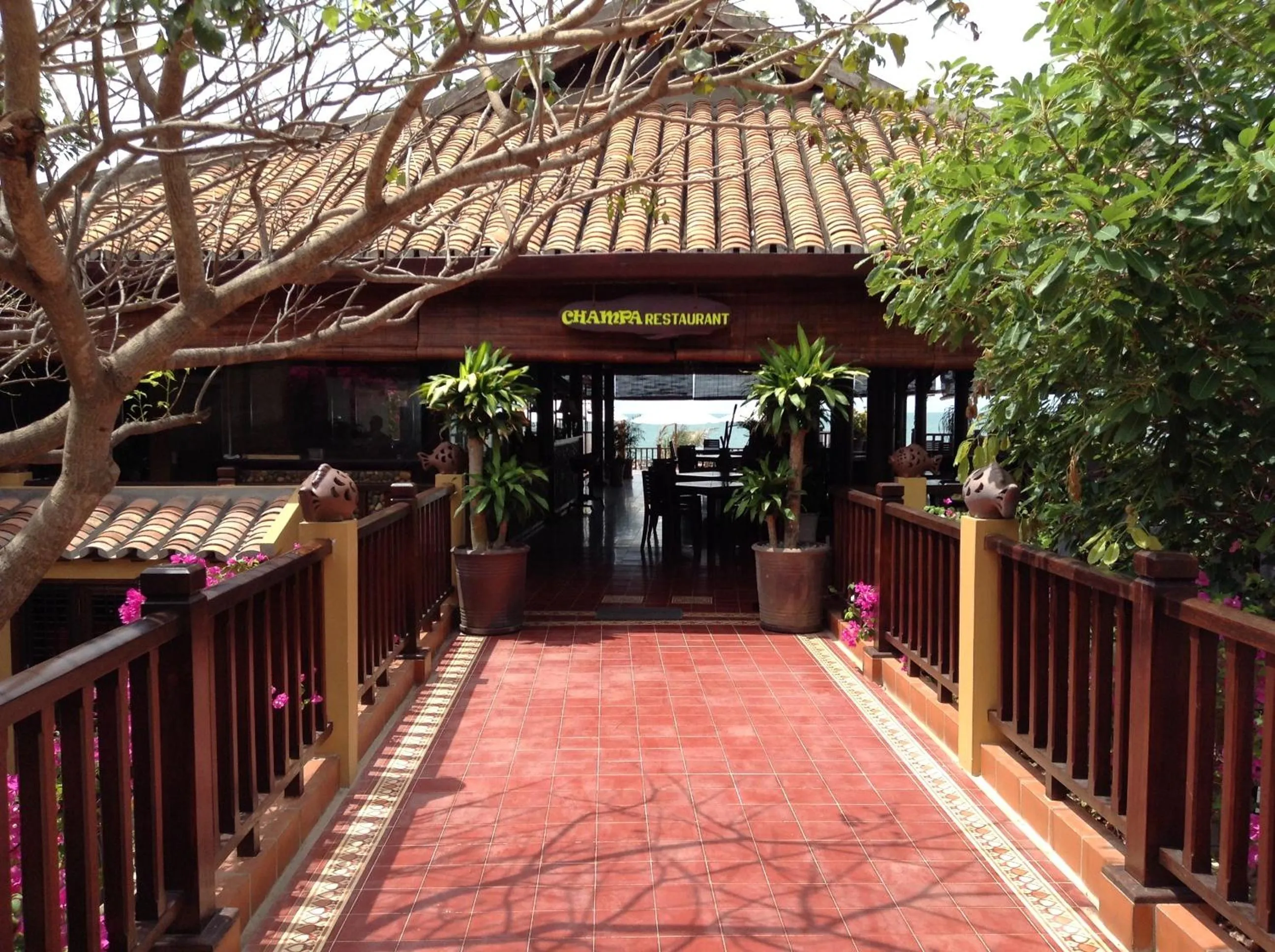 Restaurant/places to eat in Poshanu Boutique Resort