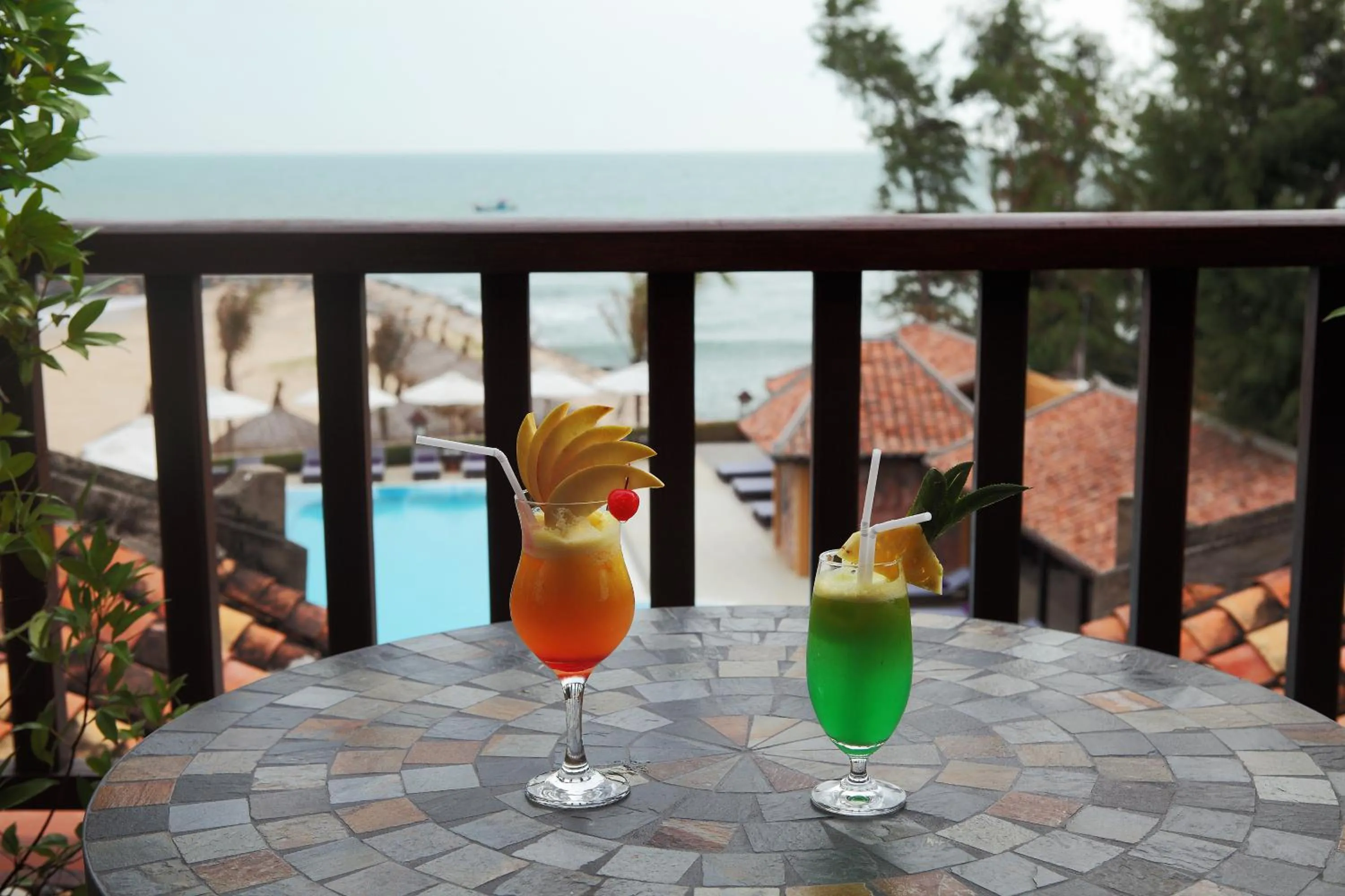 Swimming pool in Poshanu Boutique Resort