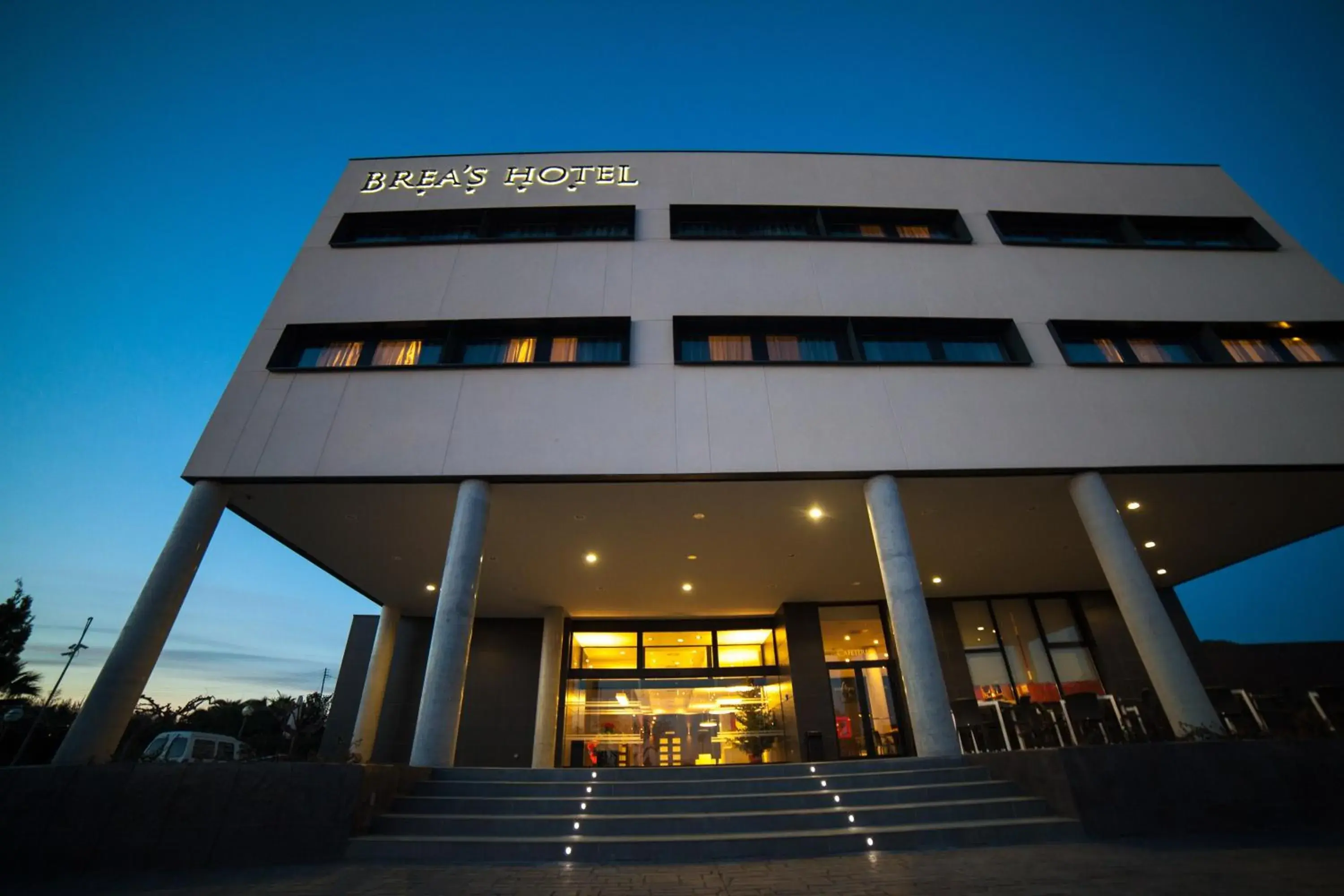 Facade/entrance in Brea's Hotel Facade/entrance in Brea's Hotel