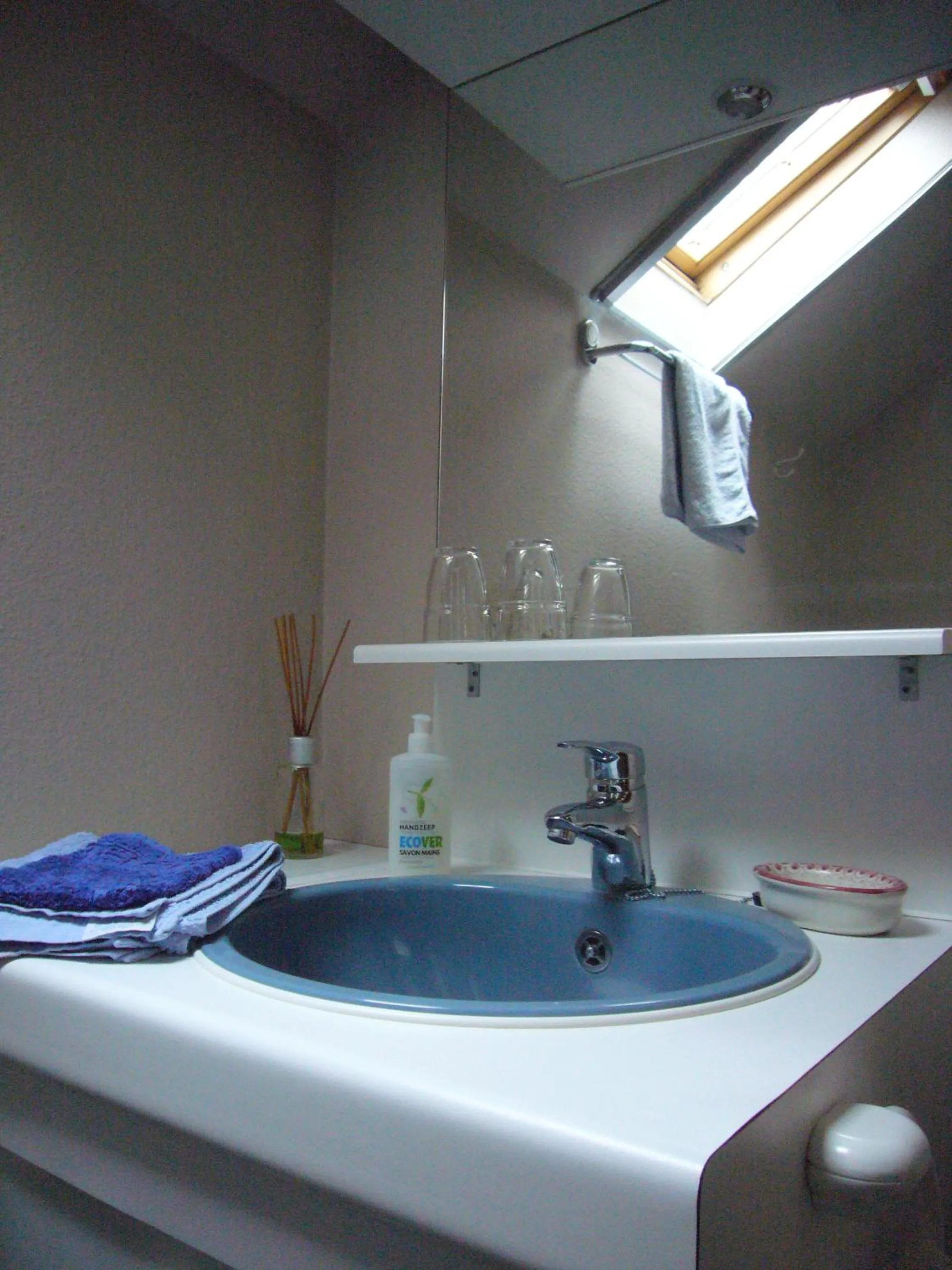 Bathroom in B&B Het Loonderhof