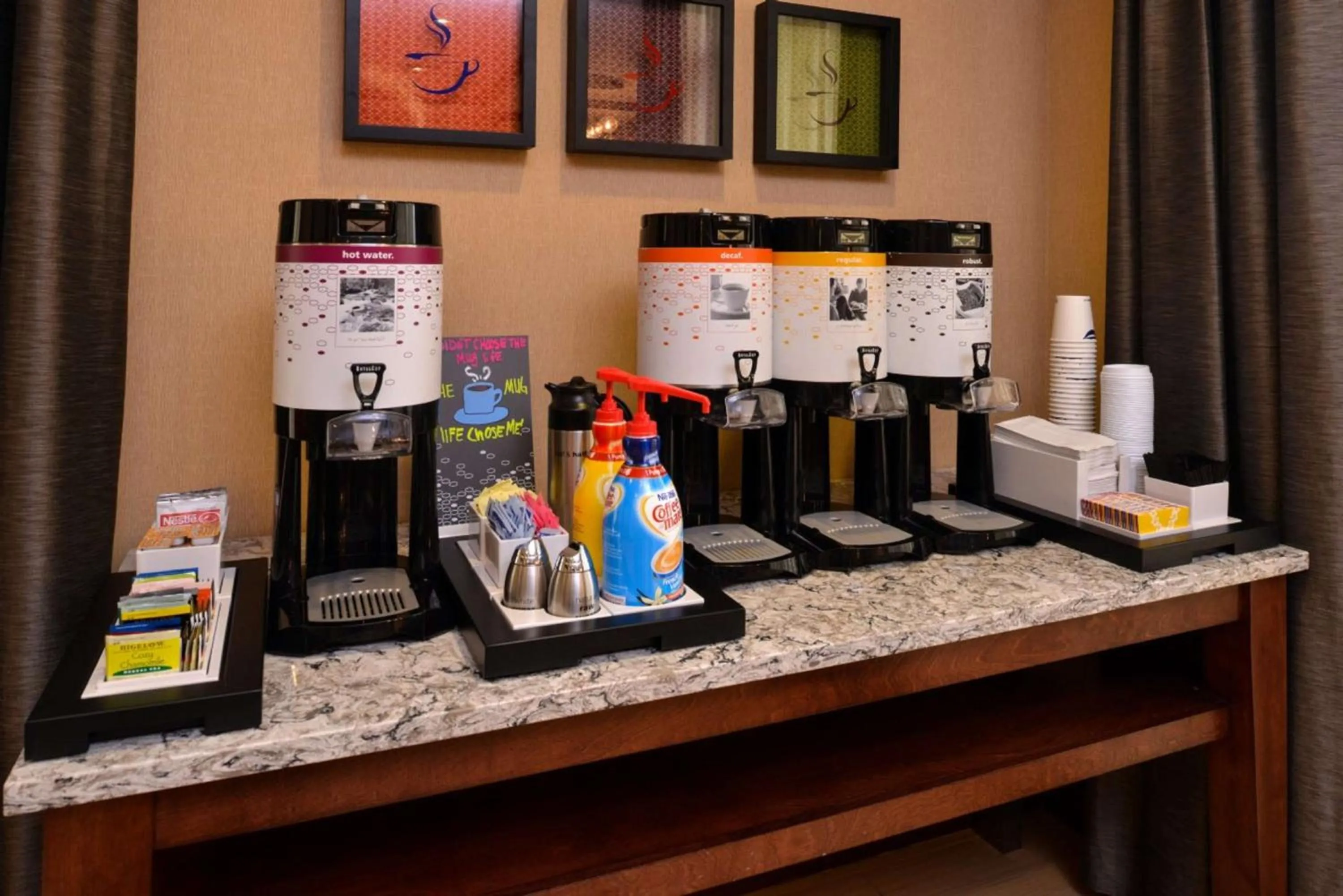 Dining area in Hampton By Hilton Lincoln