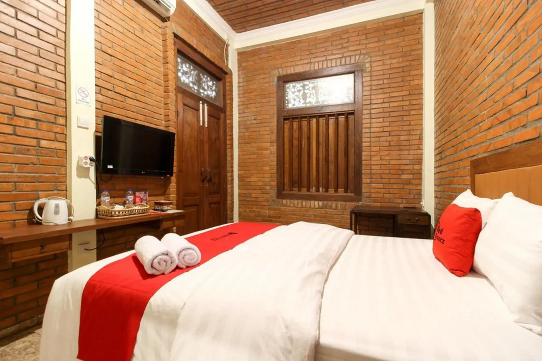 Bedroom, Bed in RedDoorz near AMIKOM Yogyakarta 2 Bedroom, Bed in RedDoorz near AMIKOM Yogyakarta 2