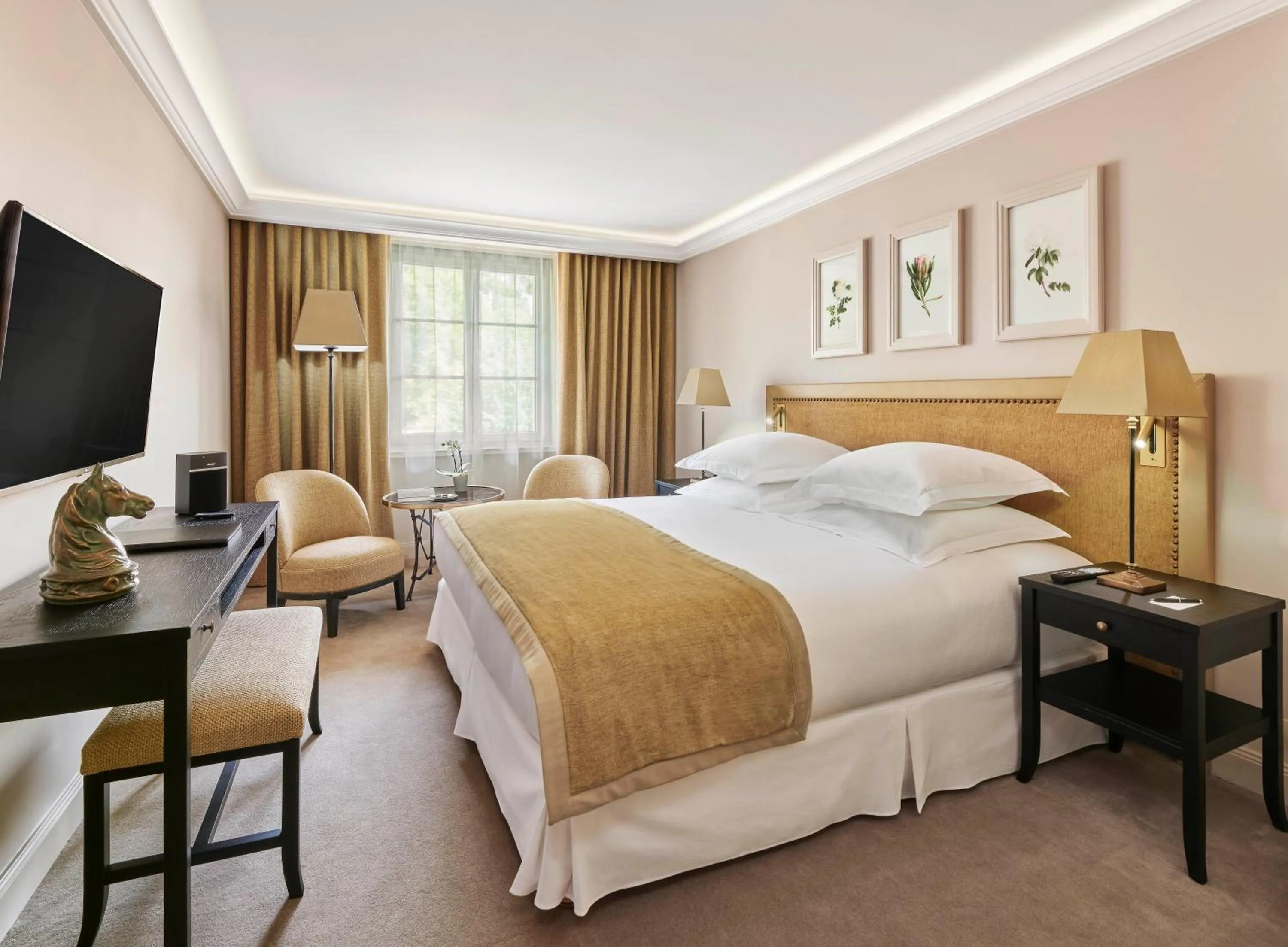 Bedroom, Bed in Château Saint-Jean, Relais & Châteaux