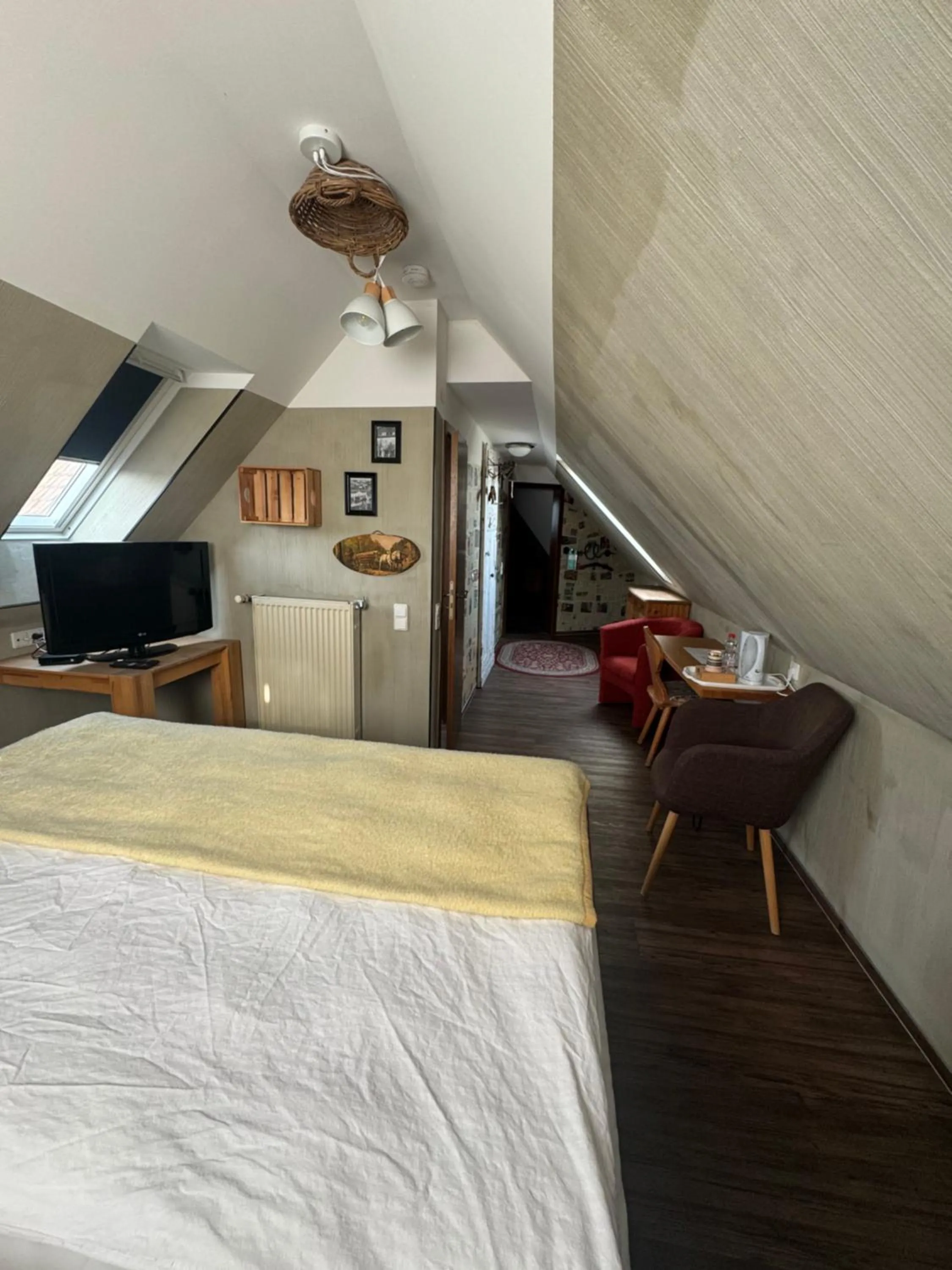 TV and multimedia, Bed in Hotel Kraus