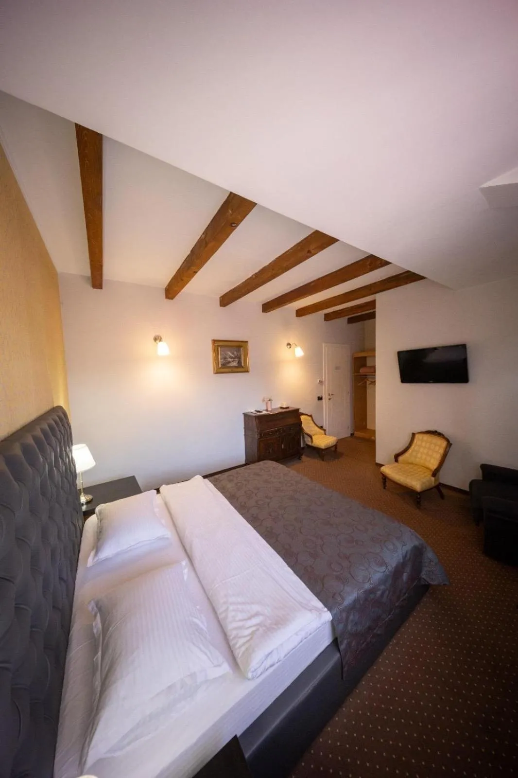 Bed in Pensiunea Restaurant Al Gallo