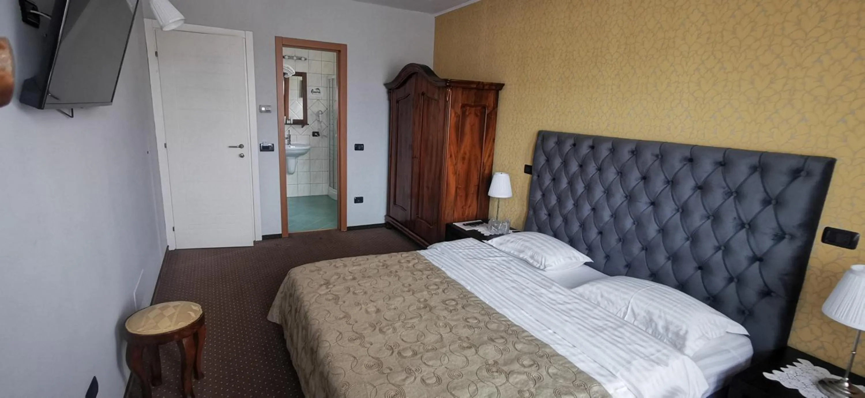 Bed in Trattoria Al Gallo