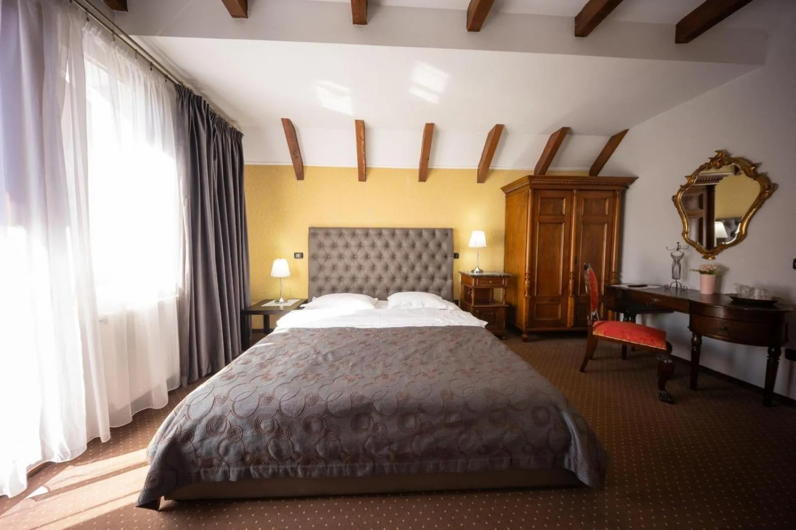 Bed in Pensiunea Restaurant Al Gallo