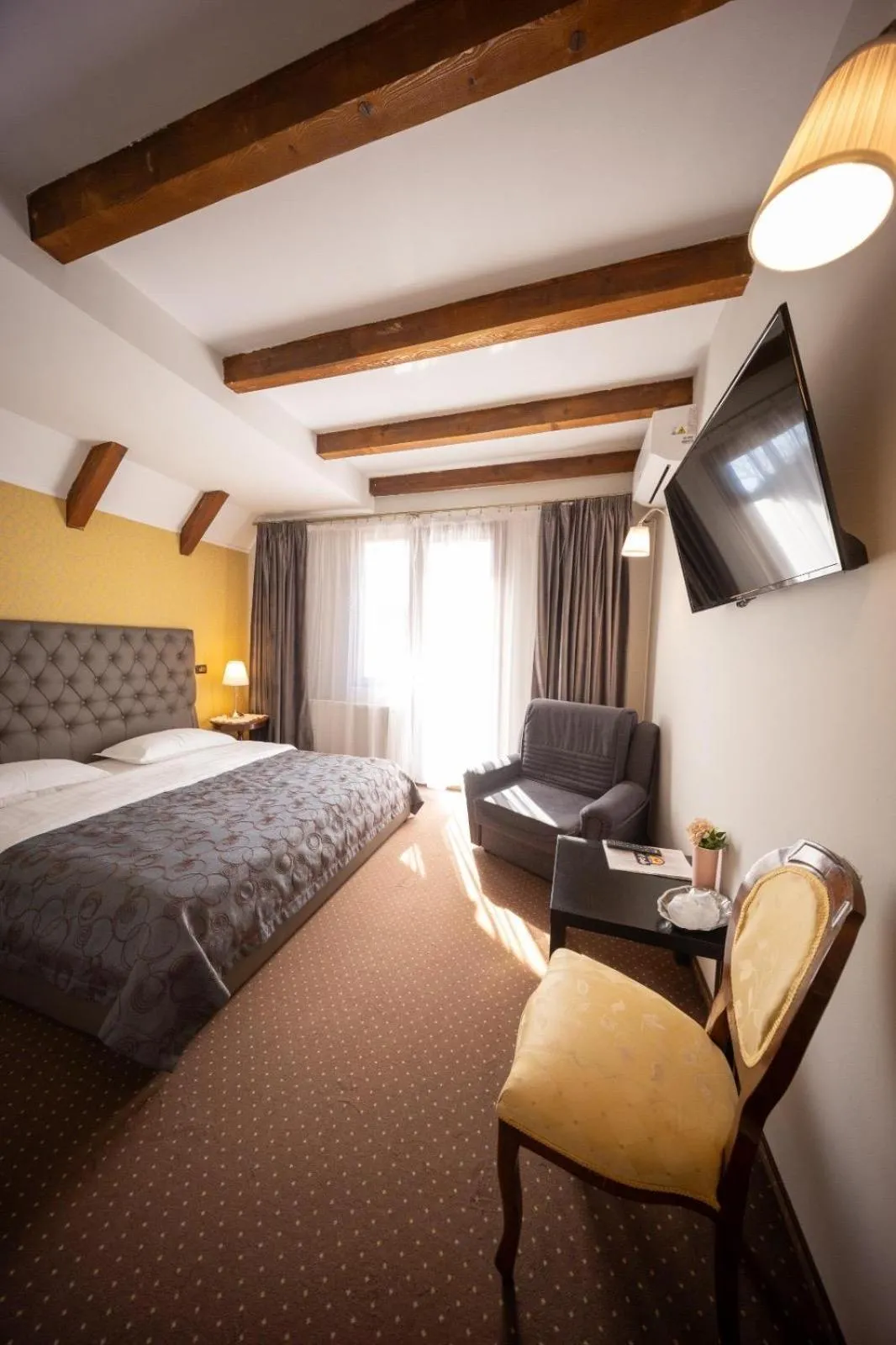 Bed in Pensiunea Restaurant Al Gallo