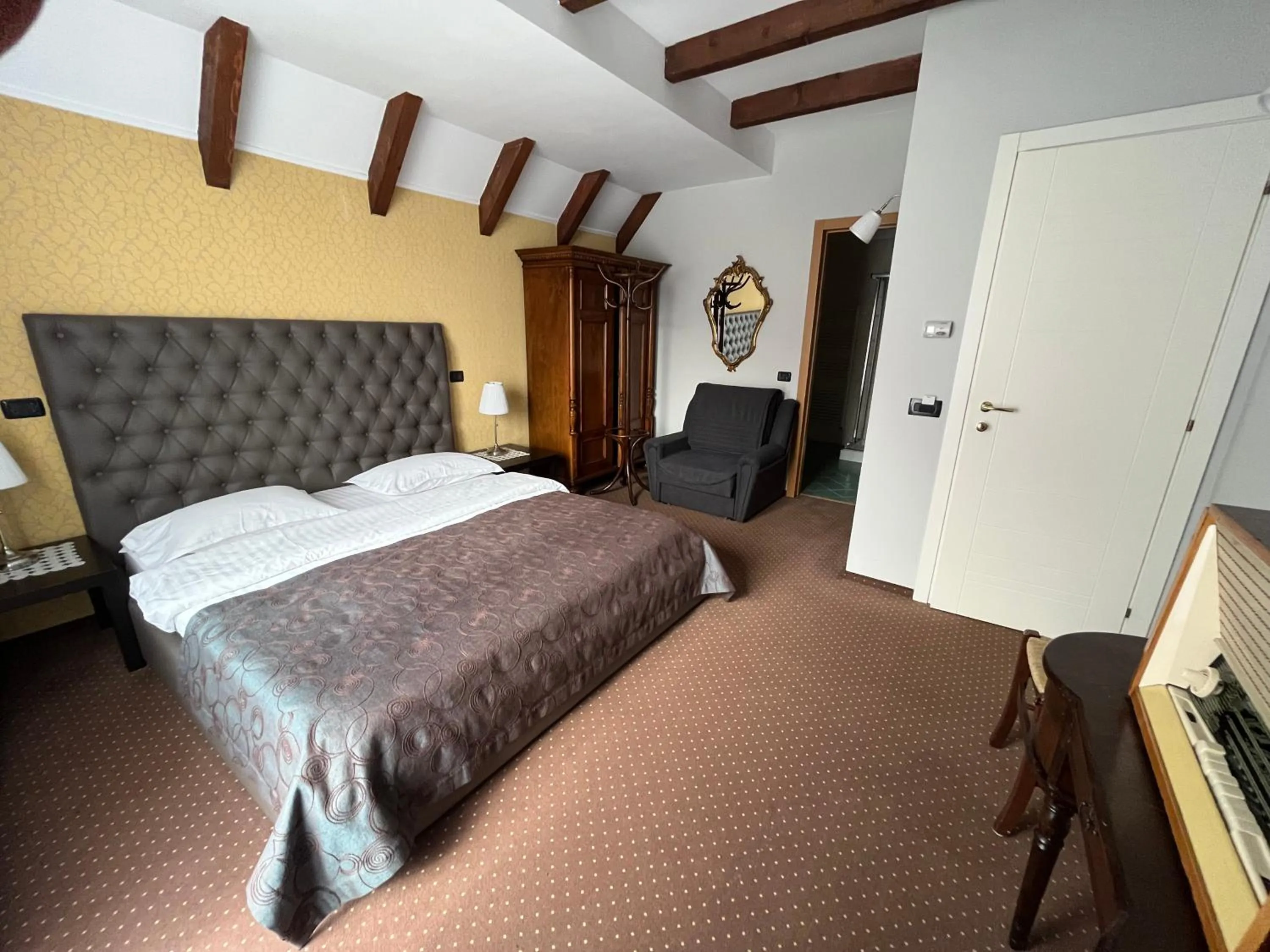 Bed in Trattoria Al Gallo