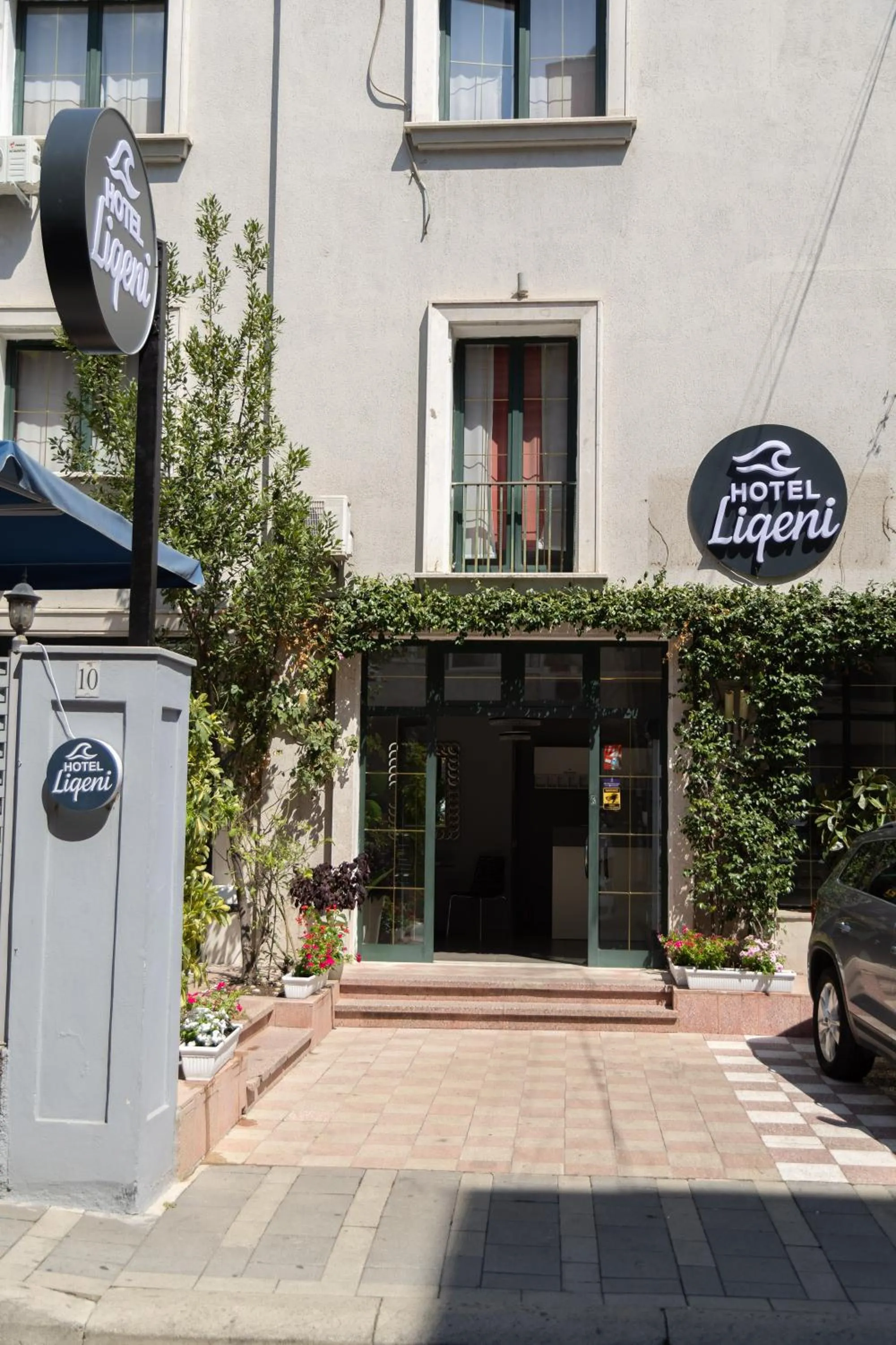 Property building in Hotel Liqeni