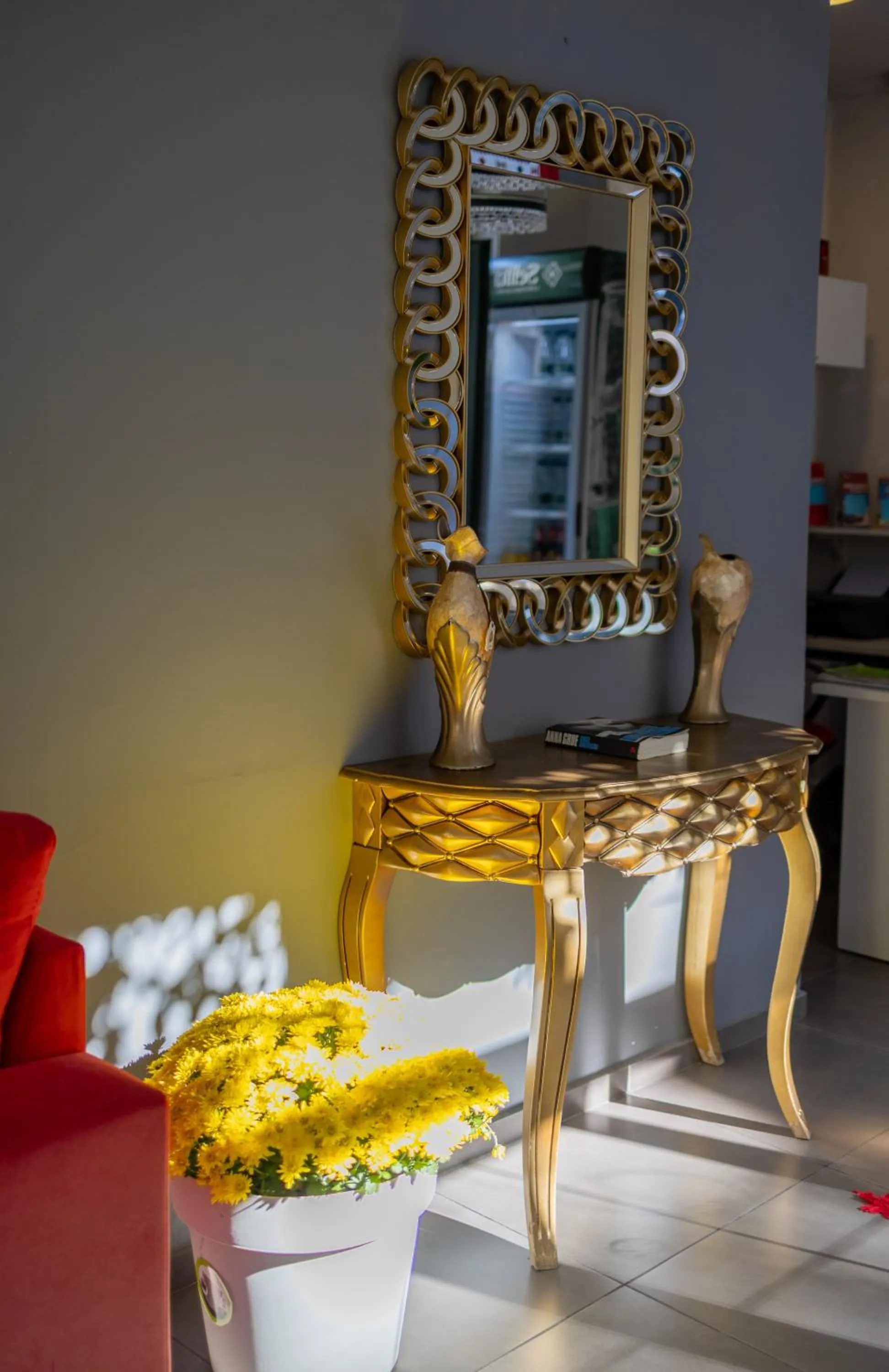 Decorative detail in Hotel Liqeni