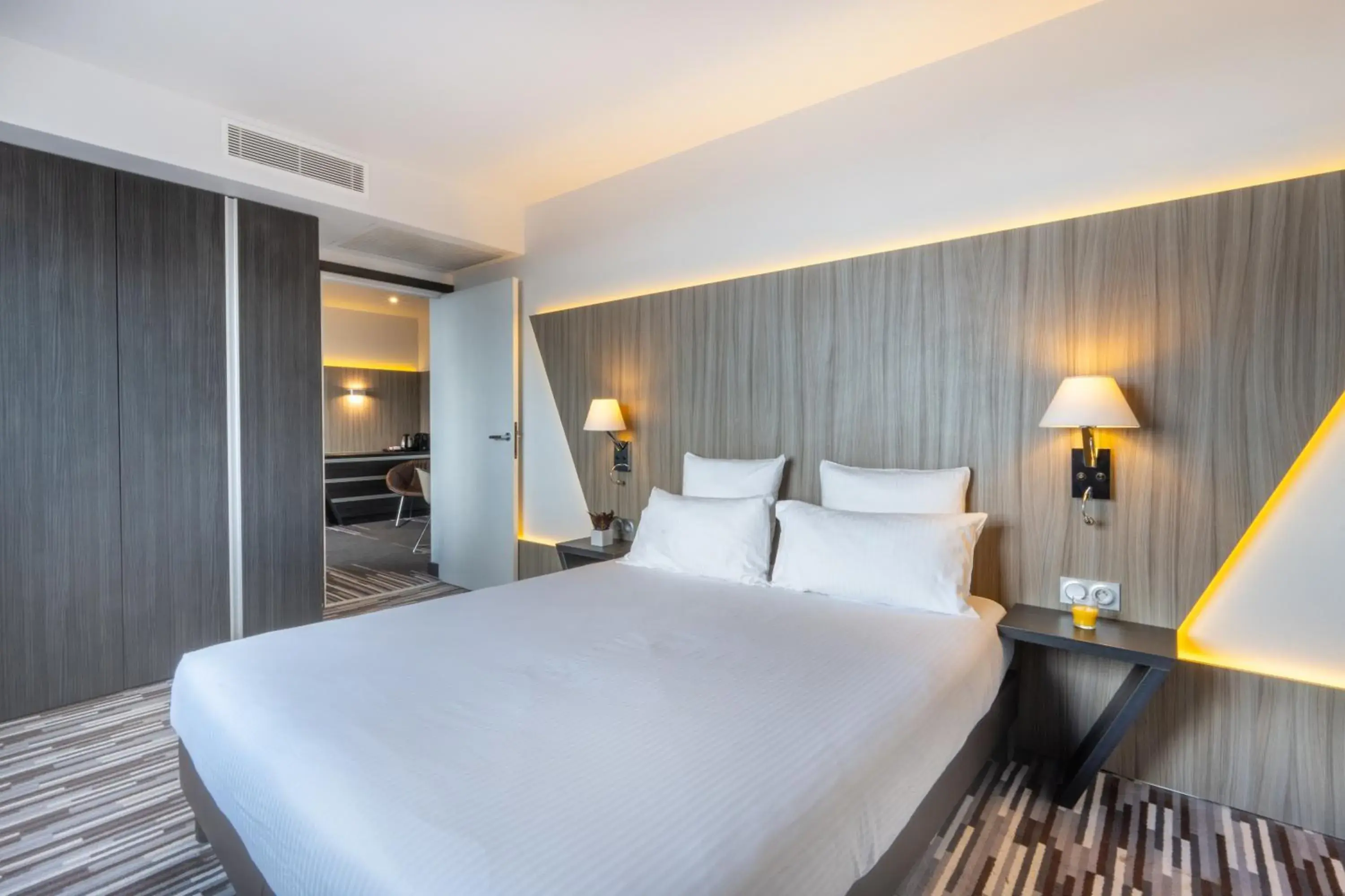 Bedroom, Bed in Nemea Appart Hotel Concorde Toulouse Gare Matabiau Bedroom, Bed in Nemea Appart Hotel Concorde Toulouse Gare Matabiau