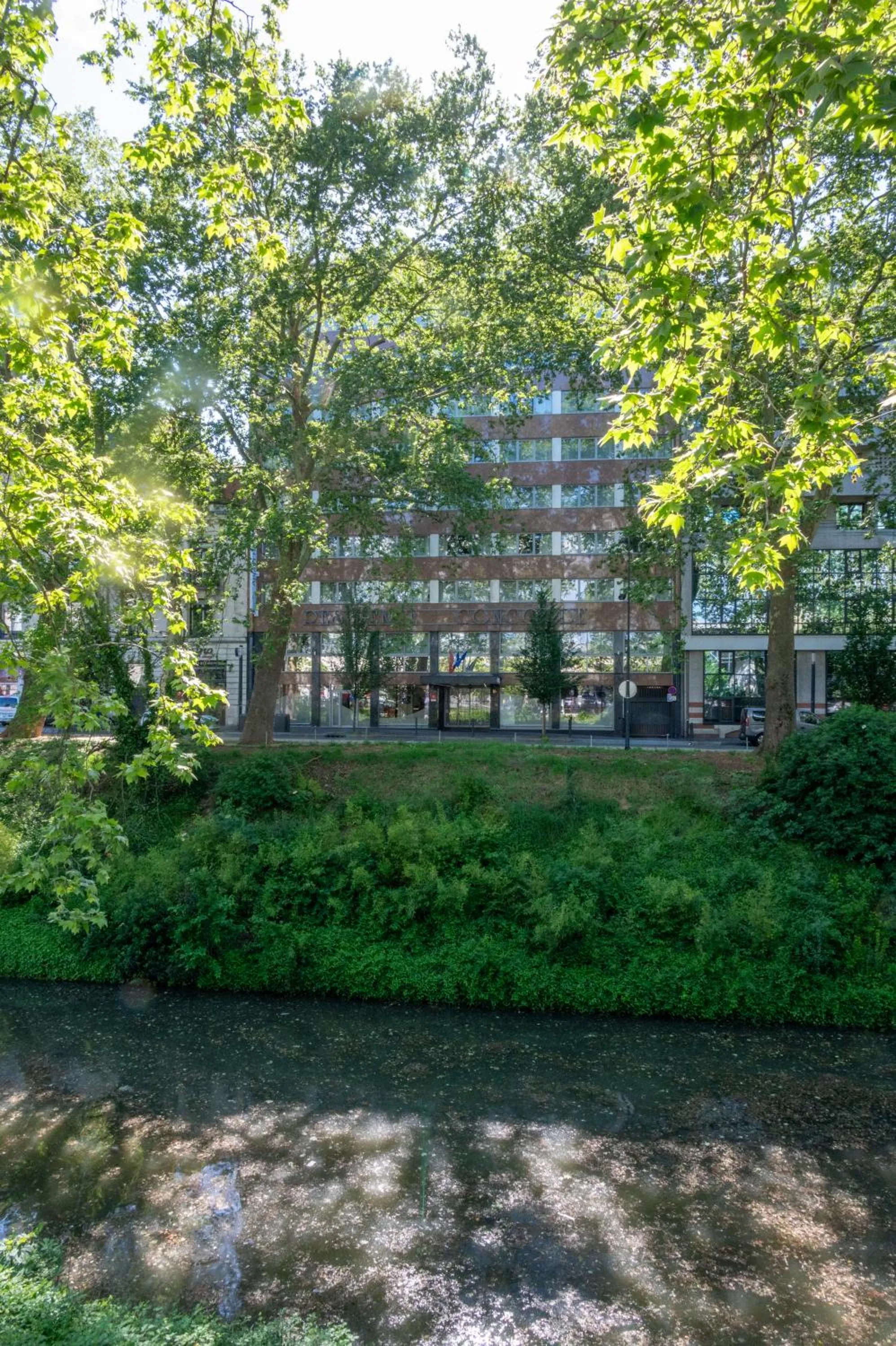 Property building in Nemea Appart Hotel Concorde Toulouse Gare Matabiau