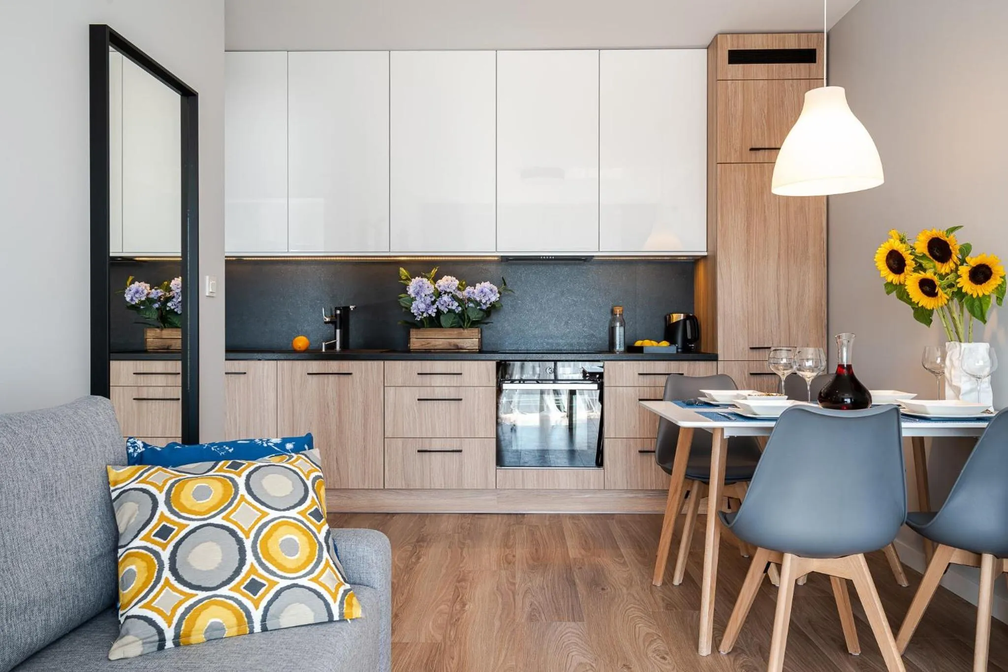 Kitchen or kitchenette in Art Apart River View Wrocław