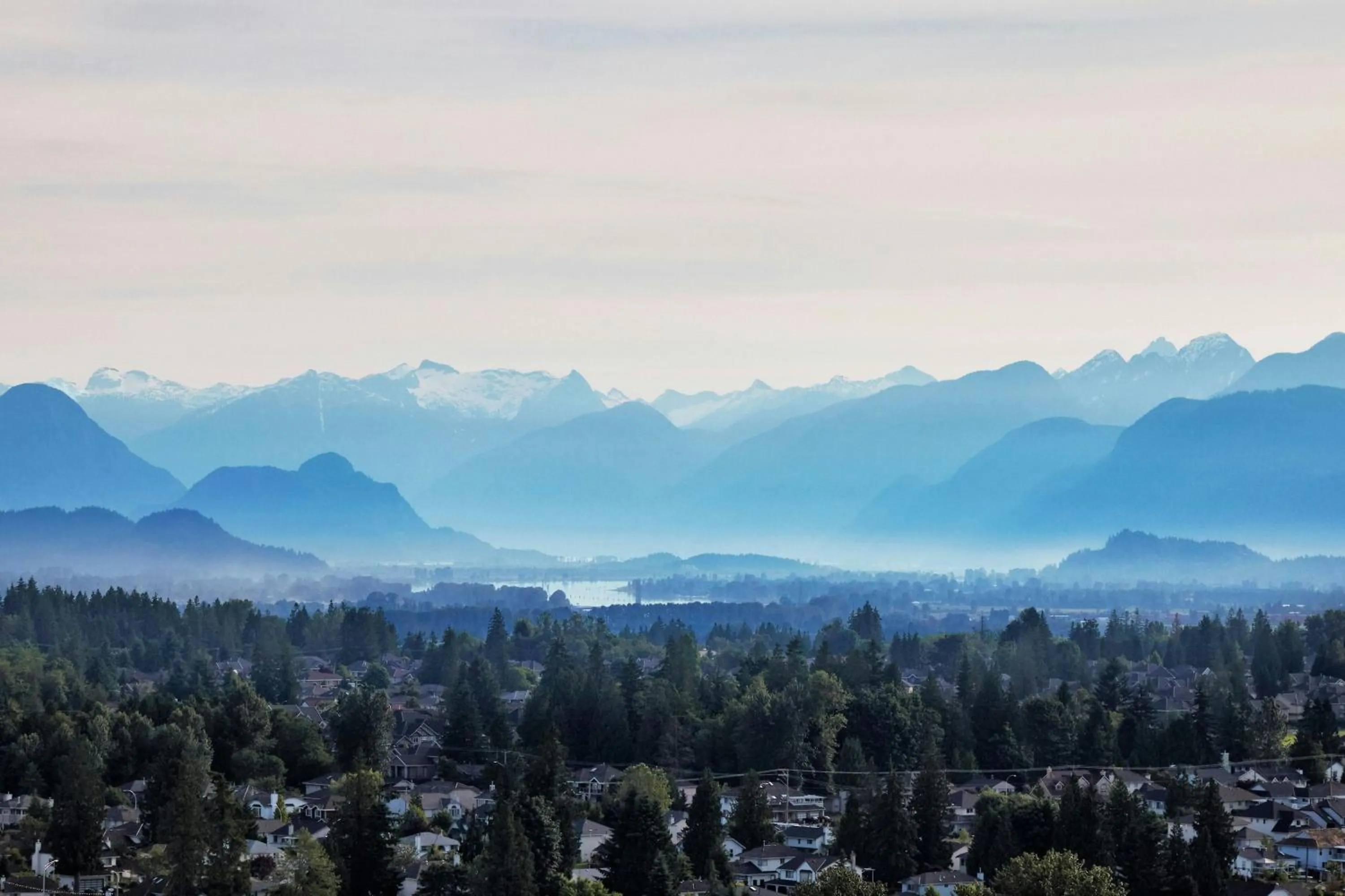 Bedroom in Sheraton Vancouver Guildford Hotel