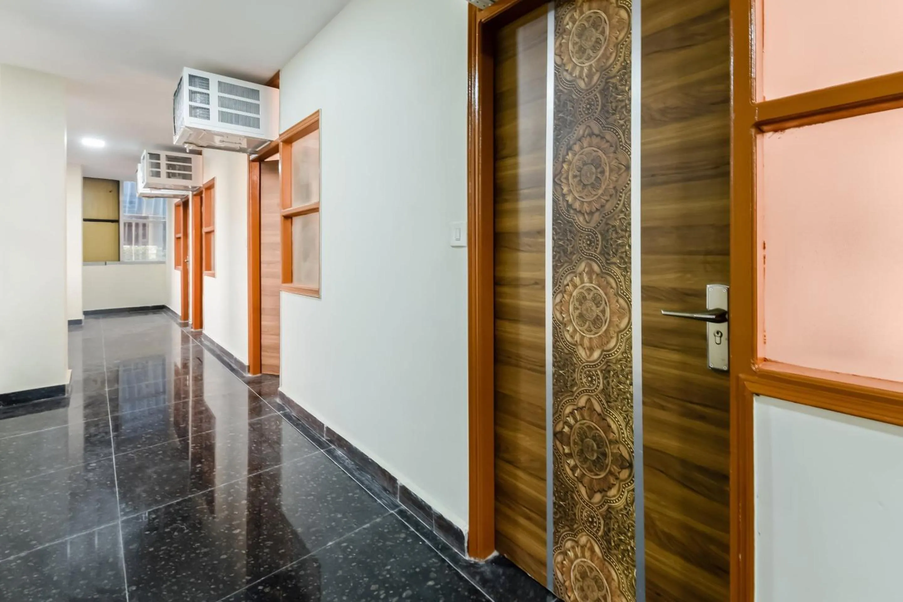 Lobby or reception in Hotel O SATGURU RASIDENCY DWARKA MOR