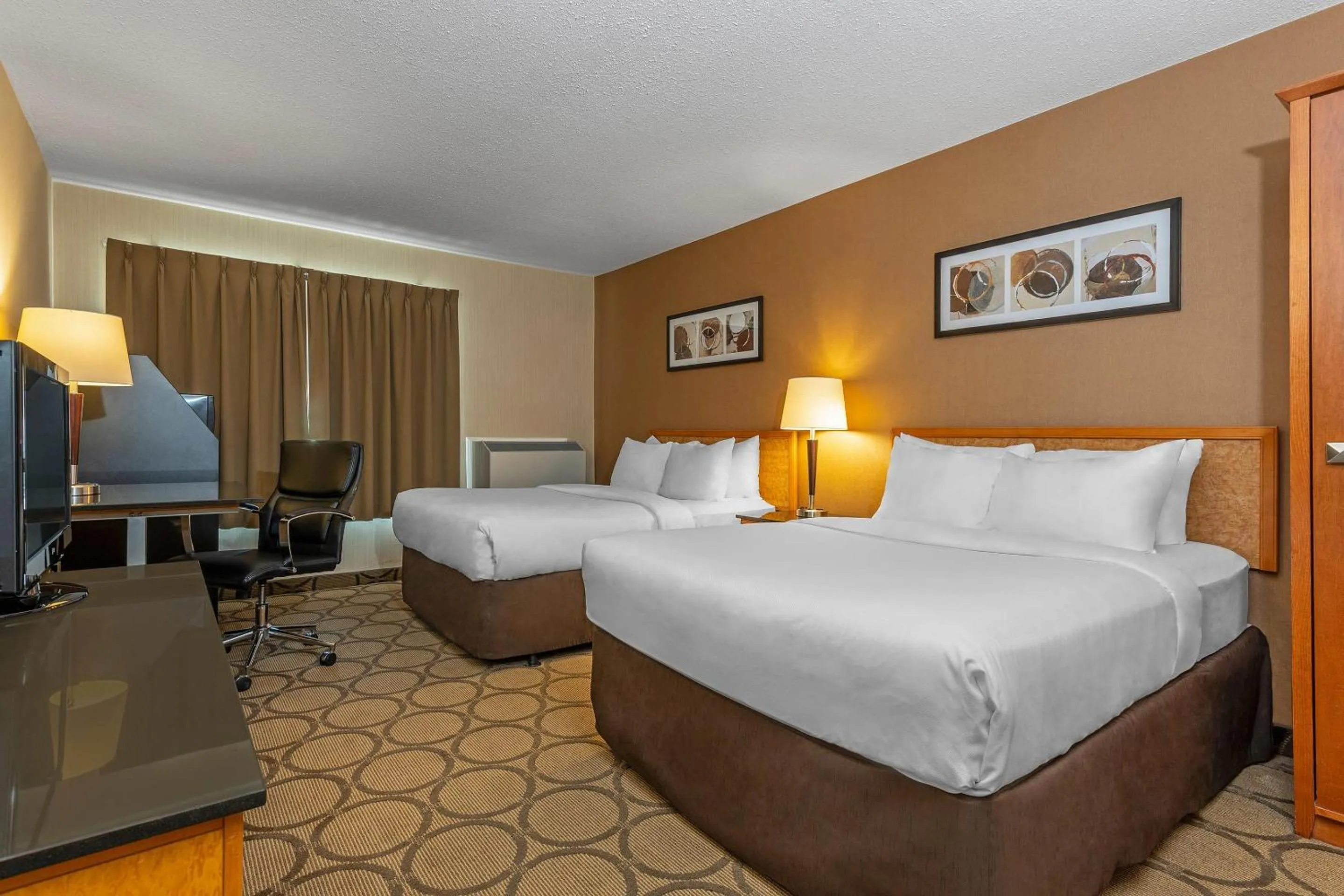 Bedroom, Bed in Comfort Inn West