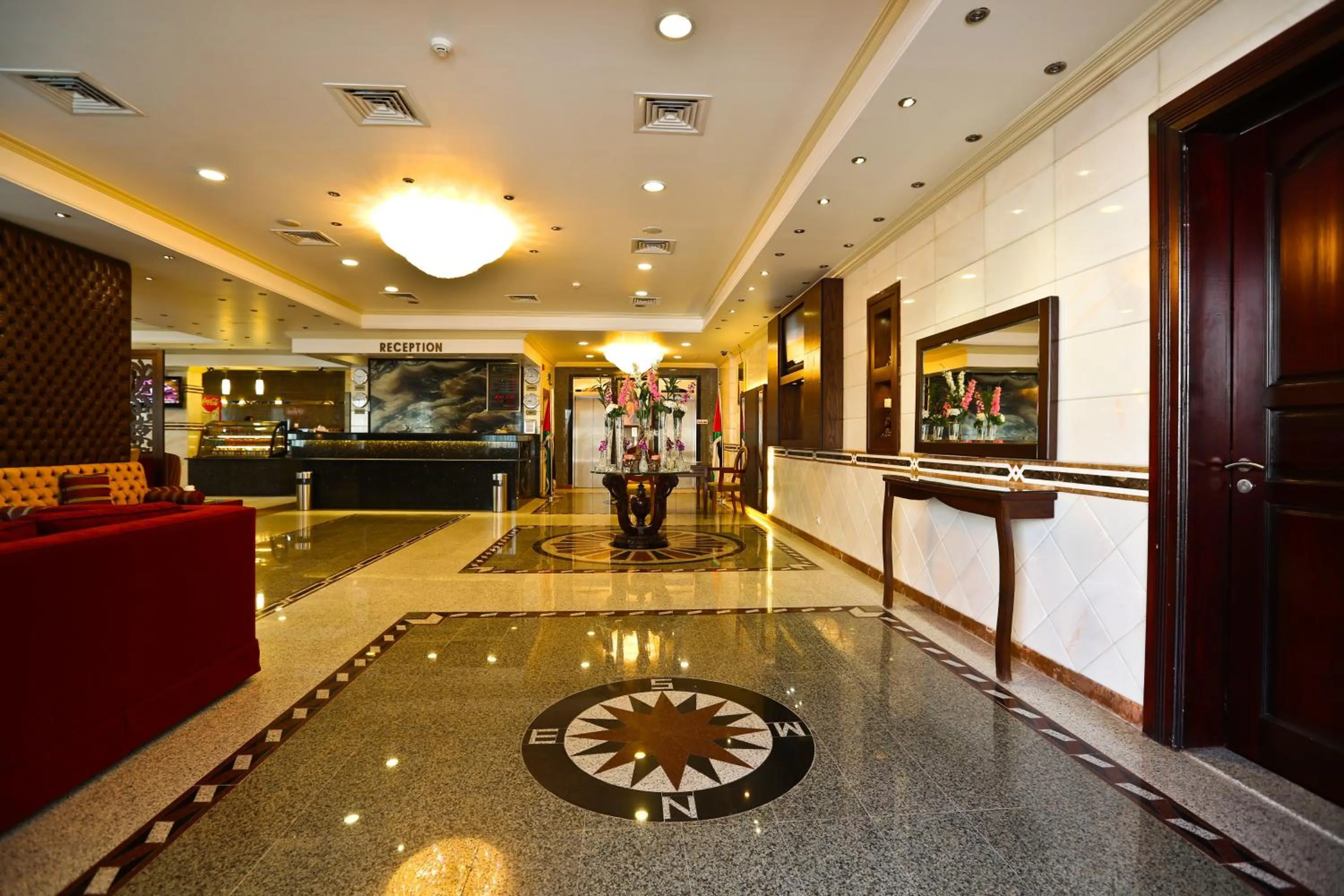Lobby or reception in Al Thuraya Hotel