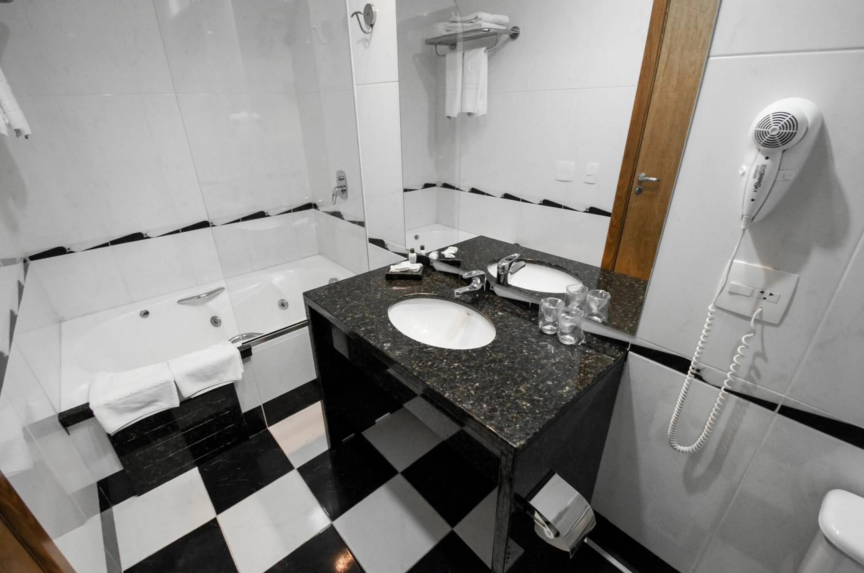 Hot Tub in Jacques Georges Tower