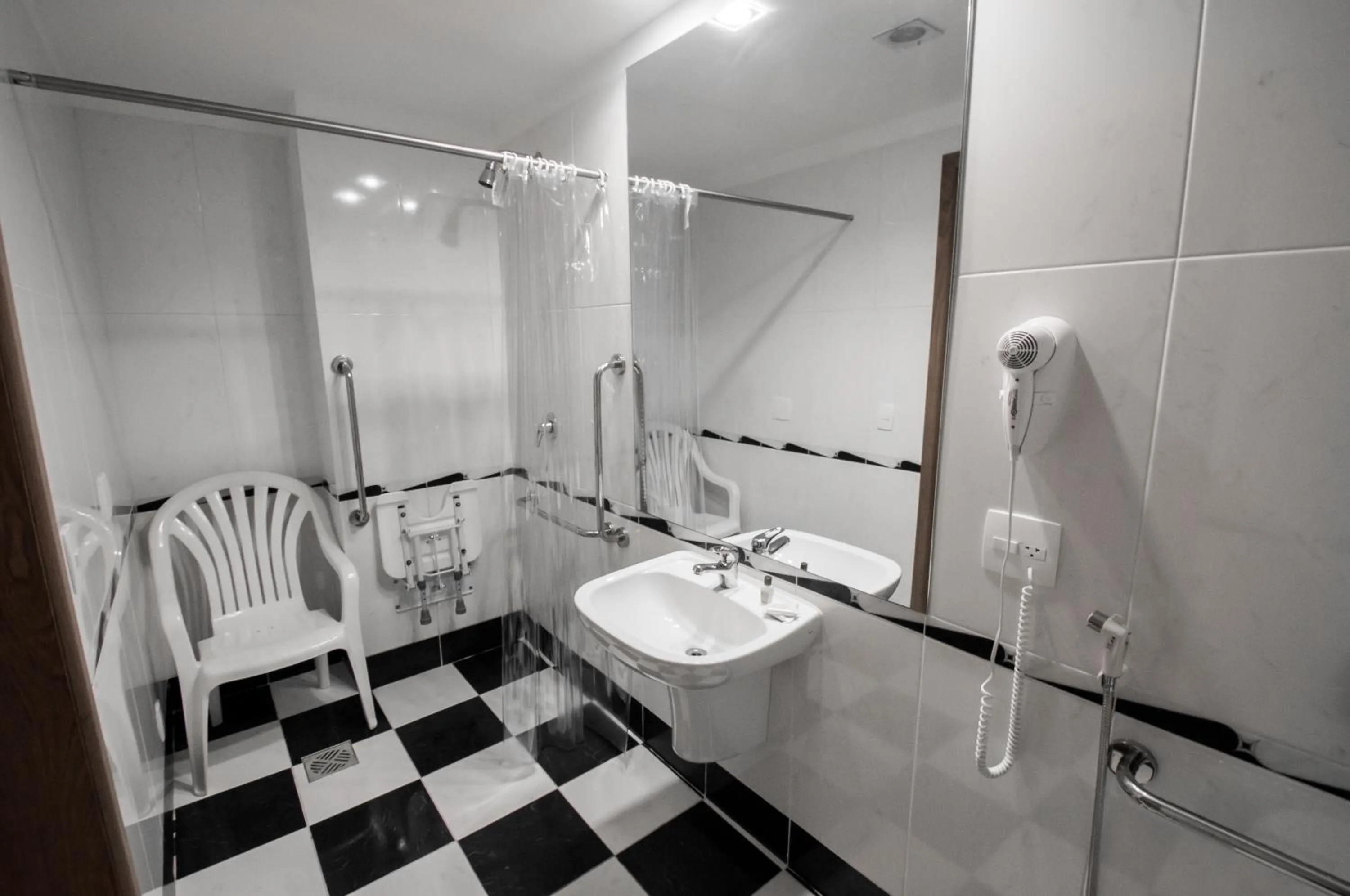 Bathroom in Jacques Georges Tower