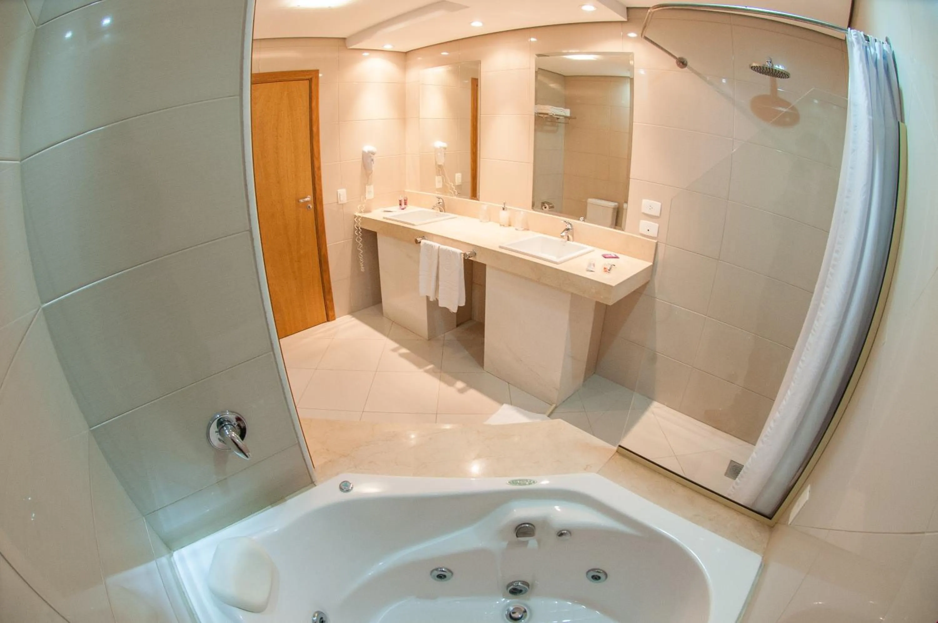 Hot Tub in Jacques Georges Tower